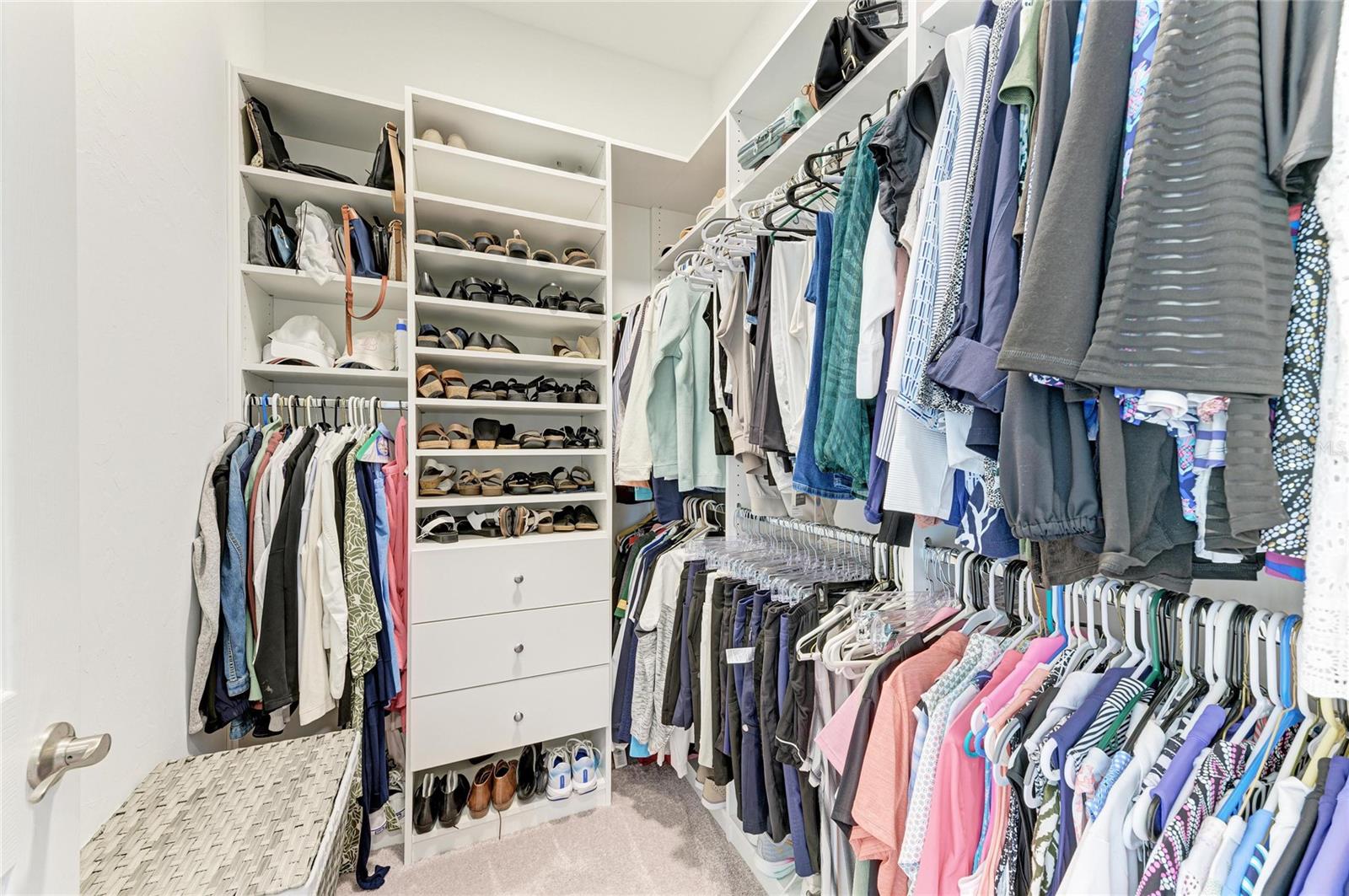 Image 49 of 100 For 629 Maraviya Boulevard