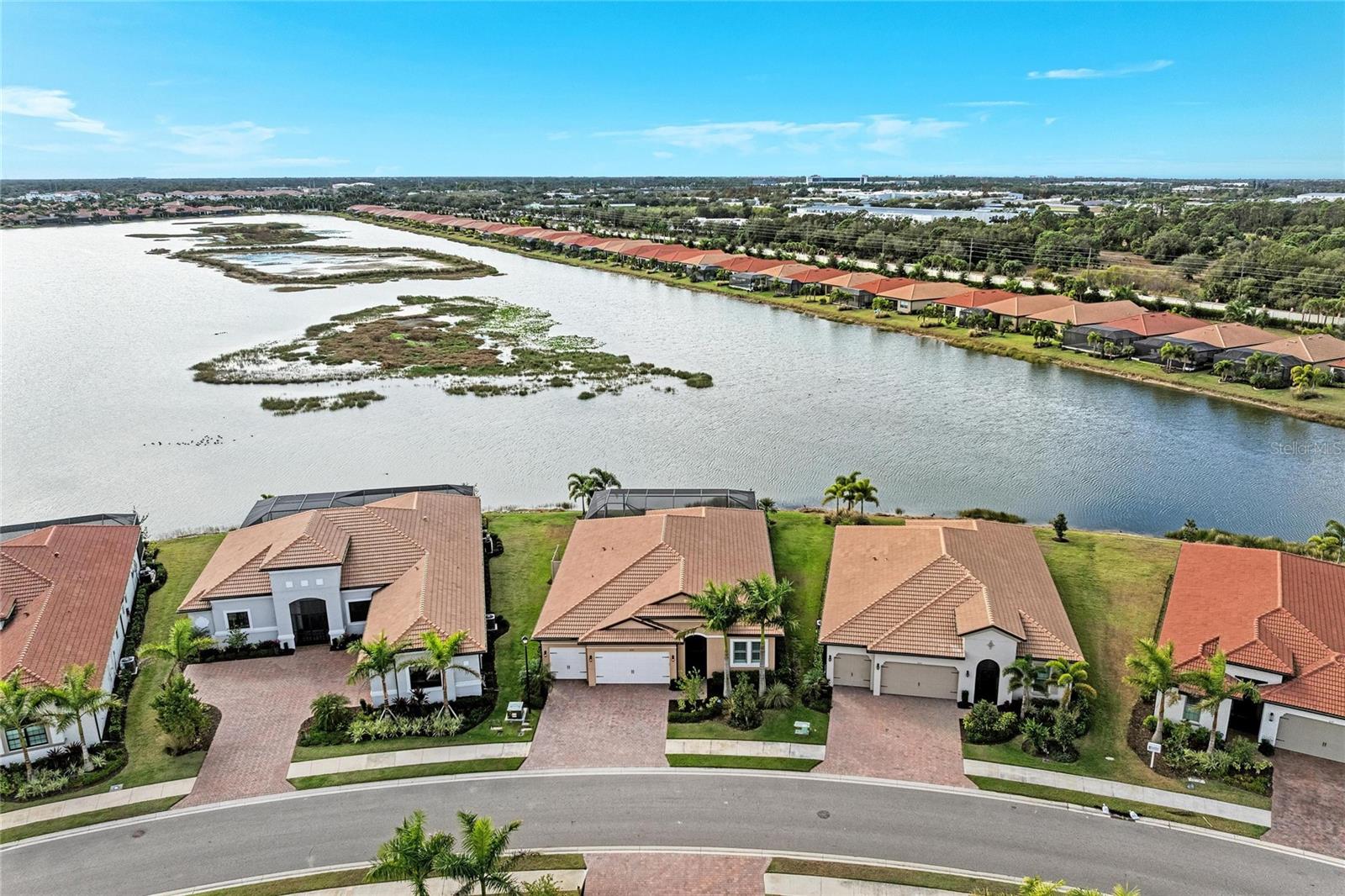 Image 5 of 100 For 629 Maraviya Boulevard