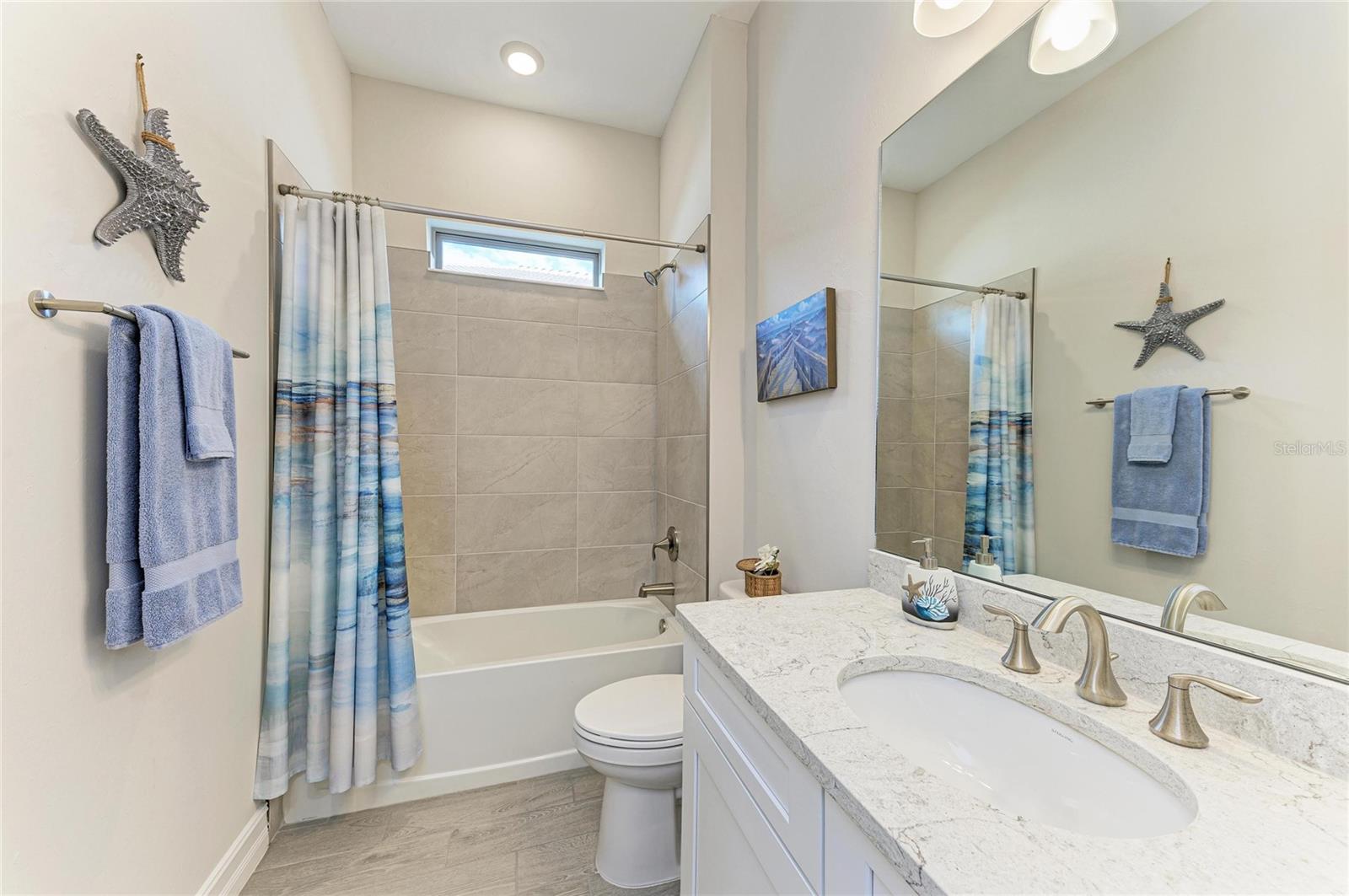 Image 55 of 100 For 629 Maraviya Boulevard