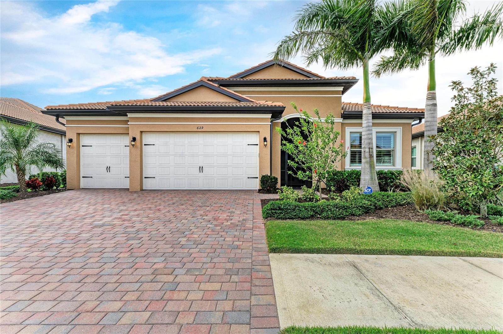 Image 8 of 100 For 629 Maraviya Boulevard