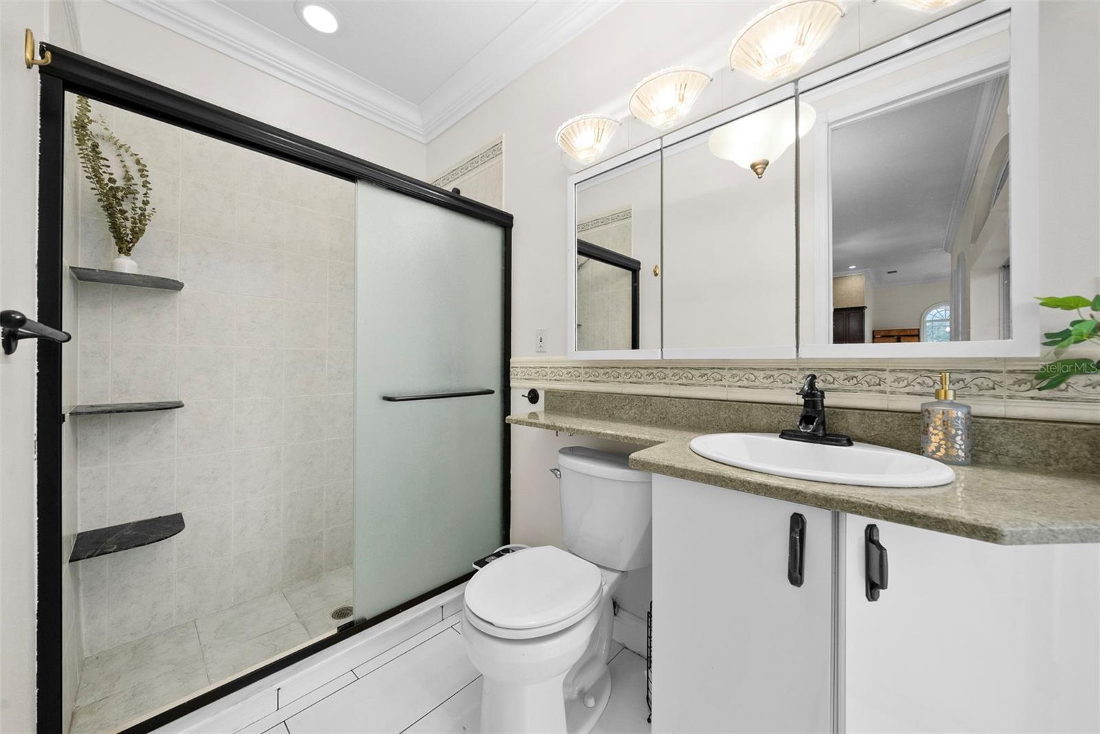 Image 18 of 95 For 1450 Bern Creek Loop