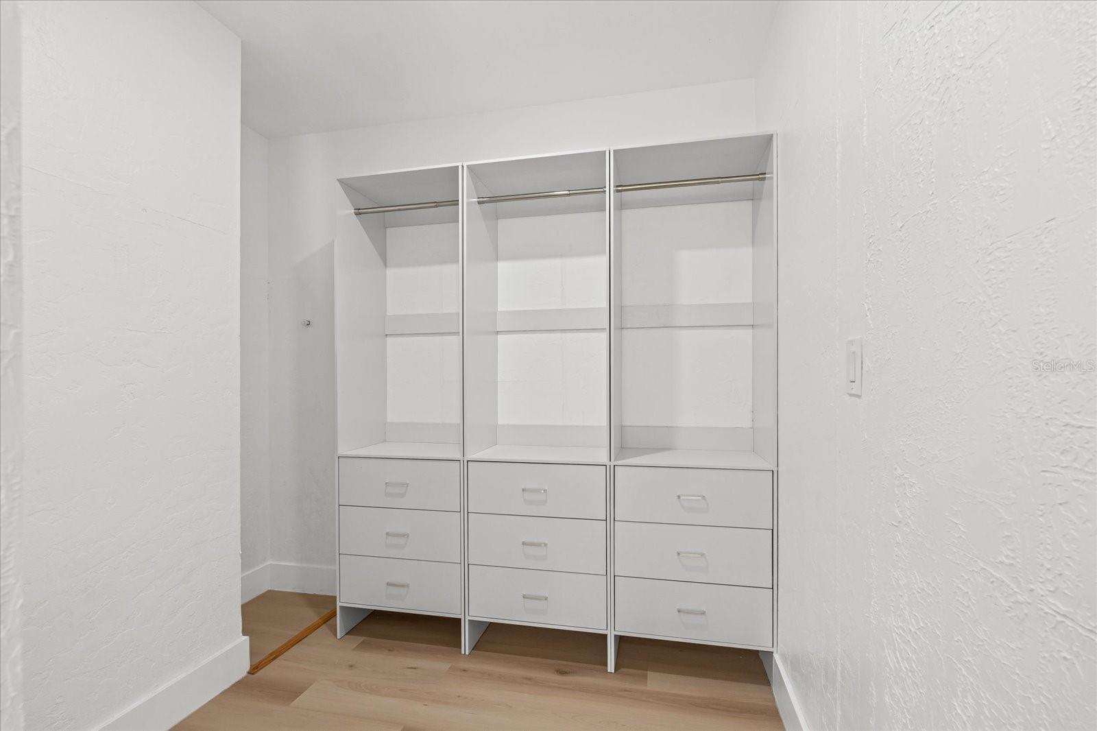 Image 21 of 33 For 3535 Village Green Drive