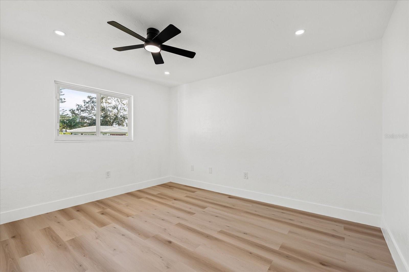 Image 25 of 33 For 3535 Village Green Drive