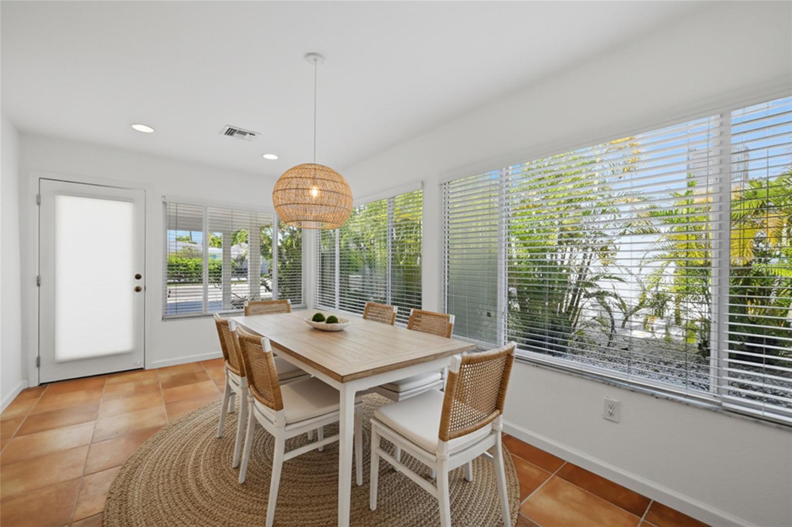 Image 3 of 34 For 301 Palm Avenue