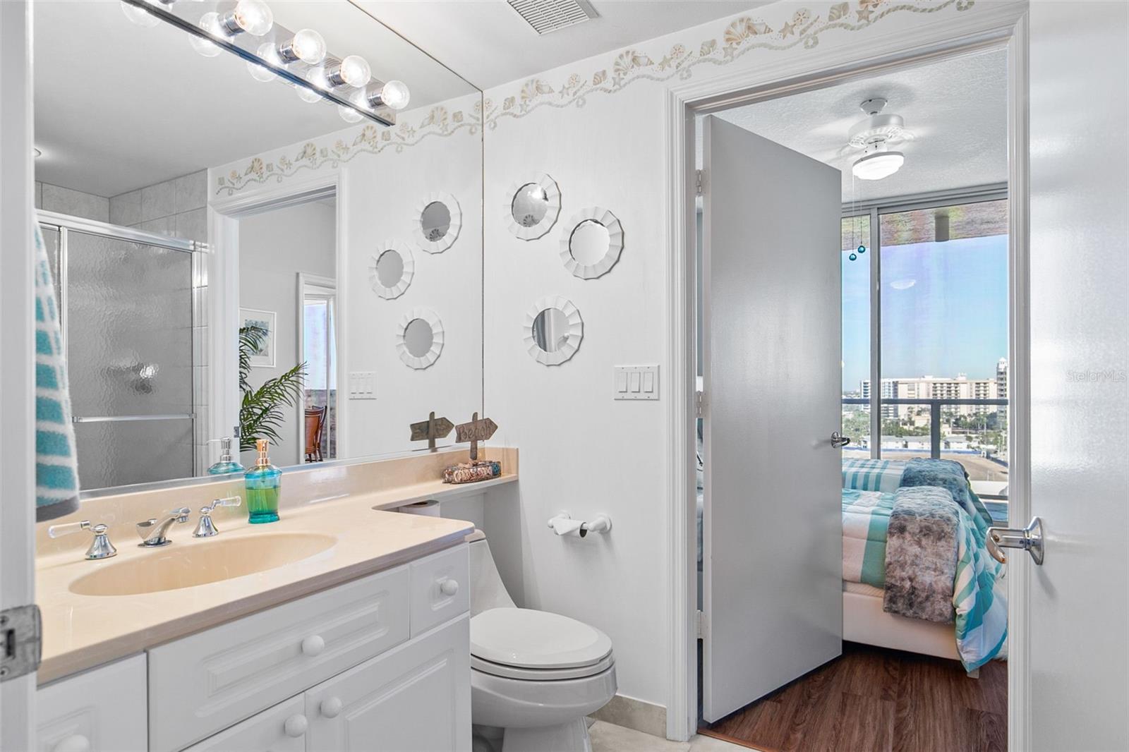 Image 13 of 37 For 1800 Benjamin Franklin Drive B1007