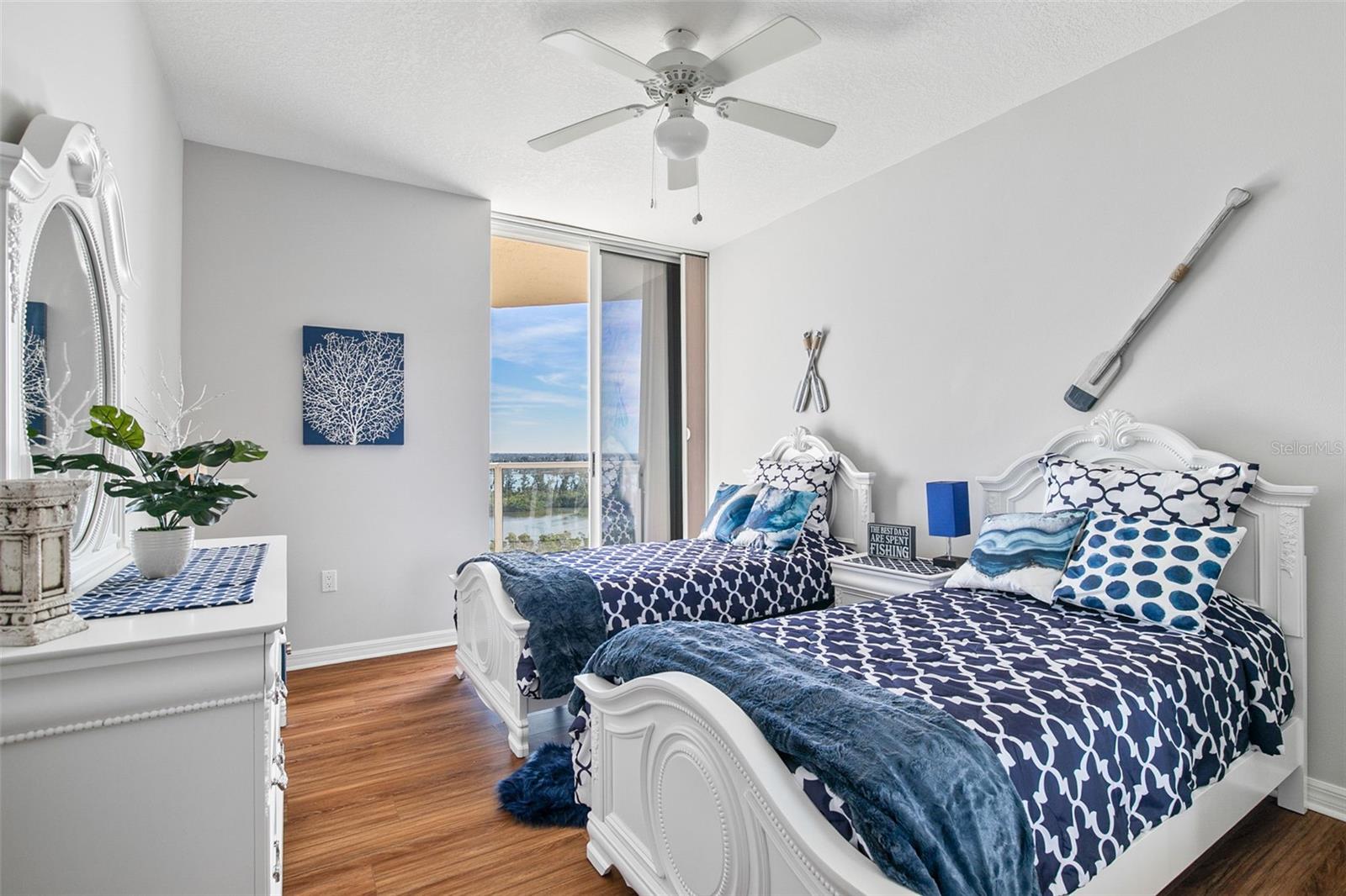 Image 15 of 37 For 1800 Benjamin Franklin Drive B1007