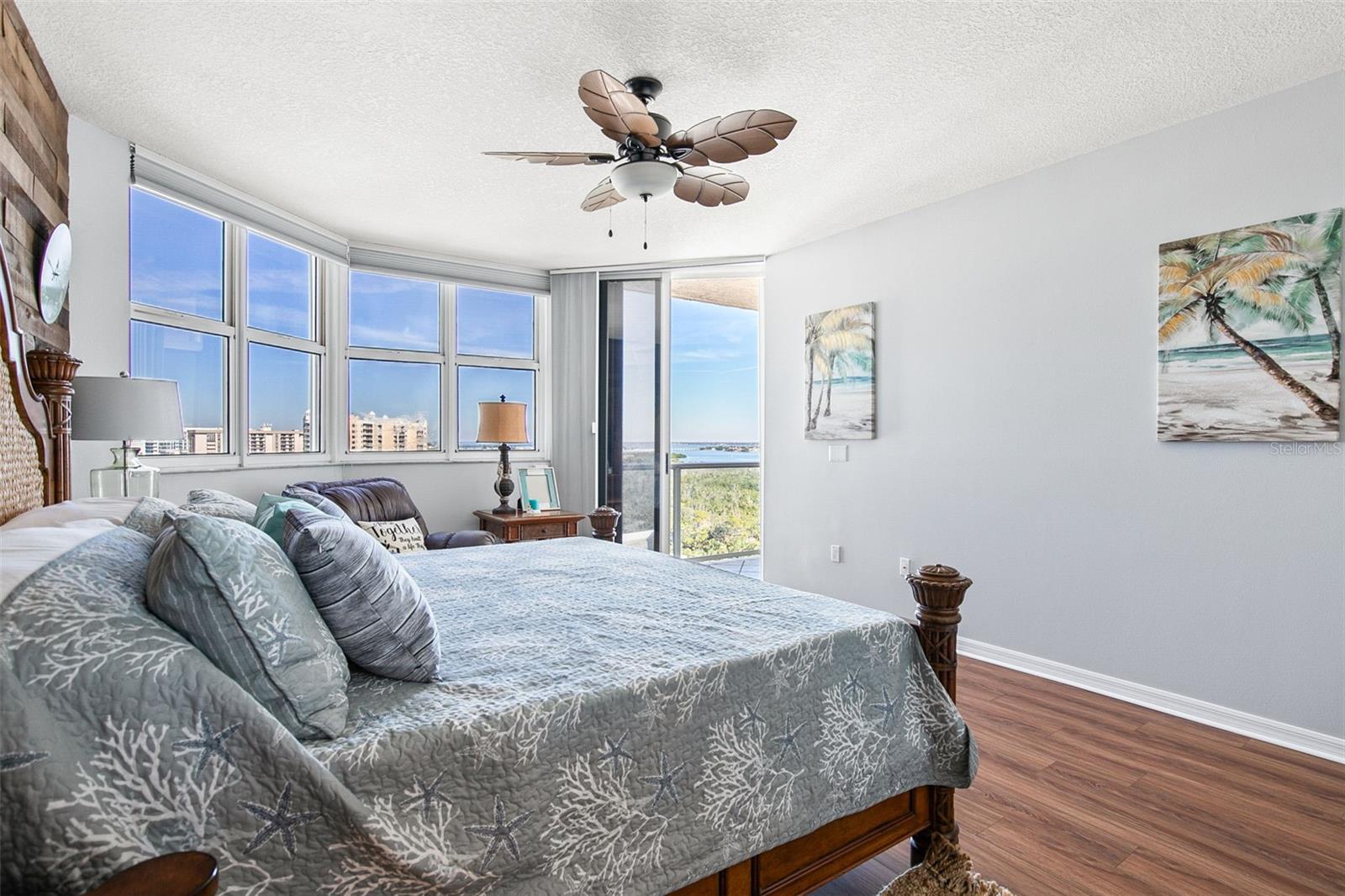 Image 18 of 37 For 1800 Benjamin Franklin Drive B1007