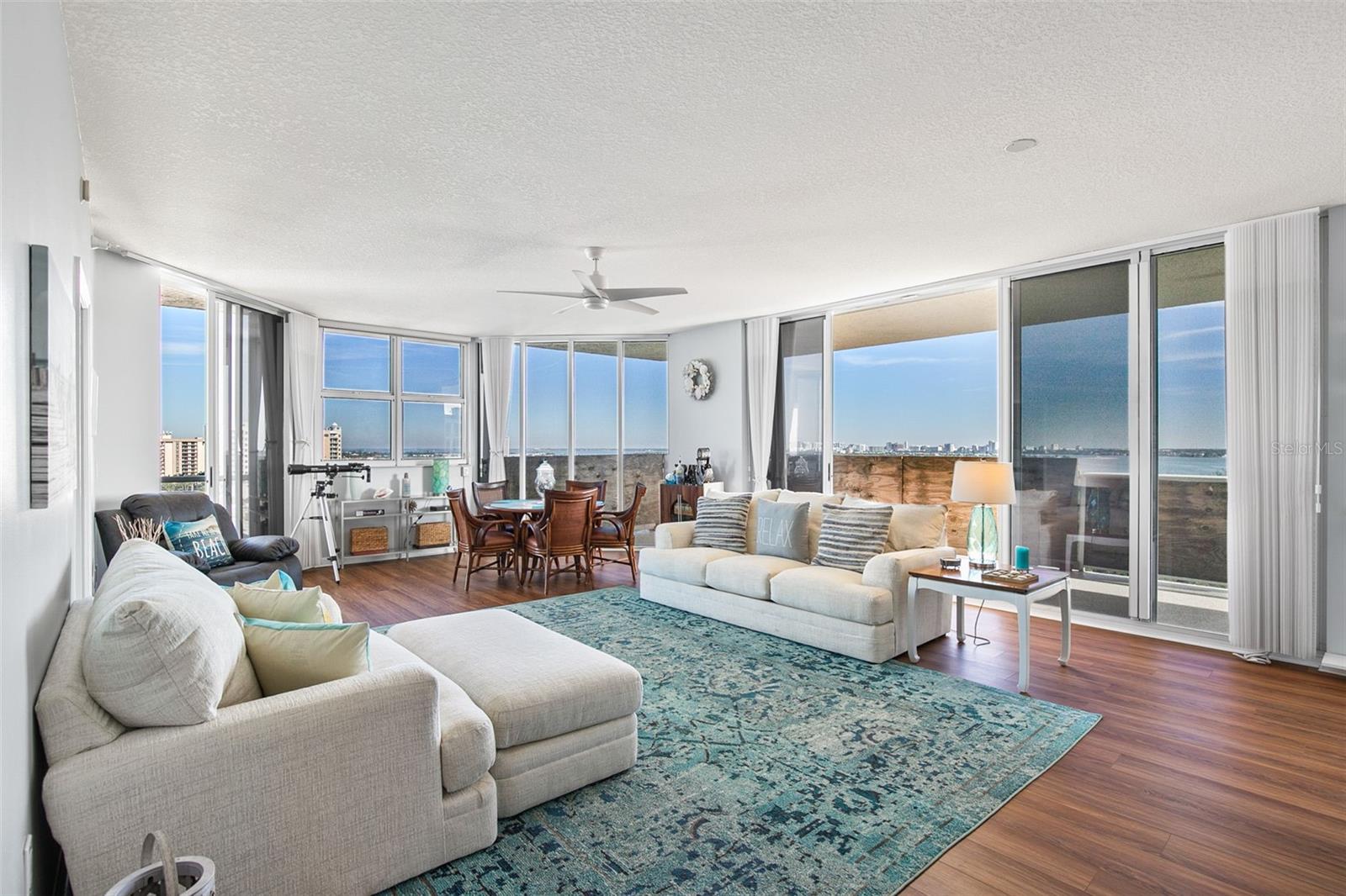 Image 4 of 37 For 1800 Benjamin Franklin Drive B1007