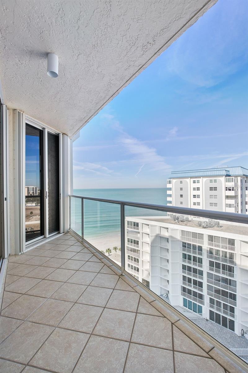 Image 8 of 37 For 1800 Benjamin Franklin Drive B1007