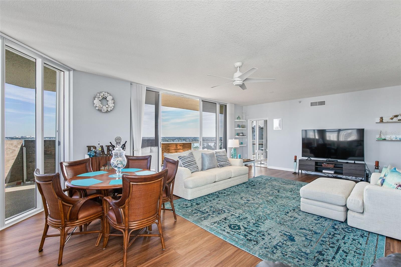 Image 9 of 37 For 1800 Benjamin Franklin Drive B1007