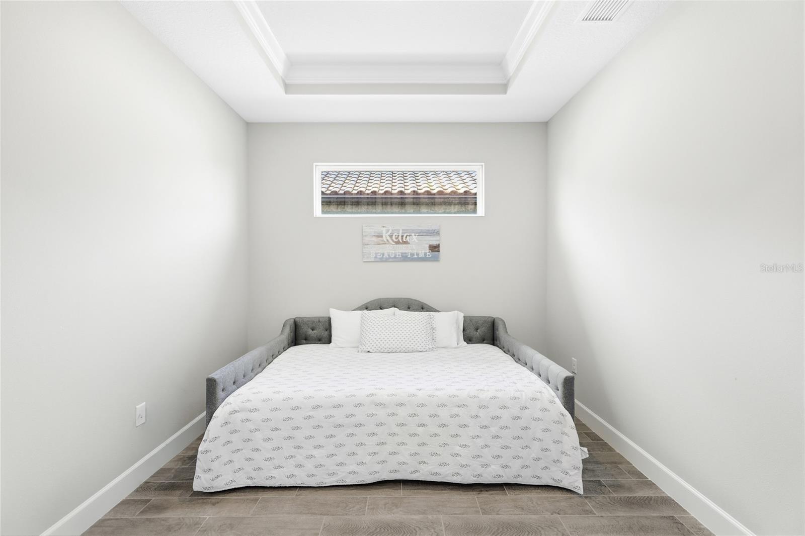 Image 36 of 78 For 10414 Inglenook Terrace