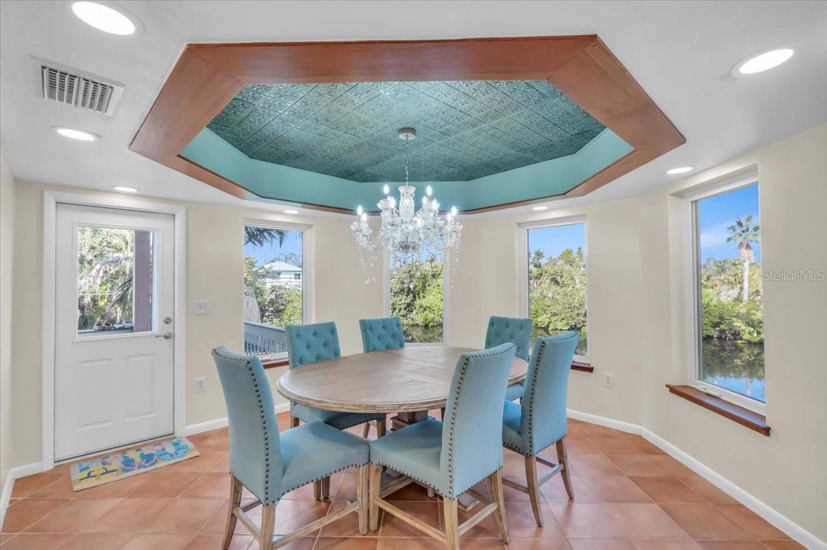 Image 12 of 90 For 1015 Bayshore Drive