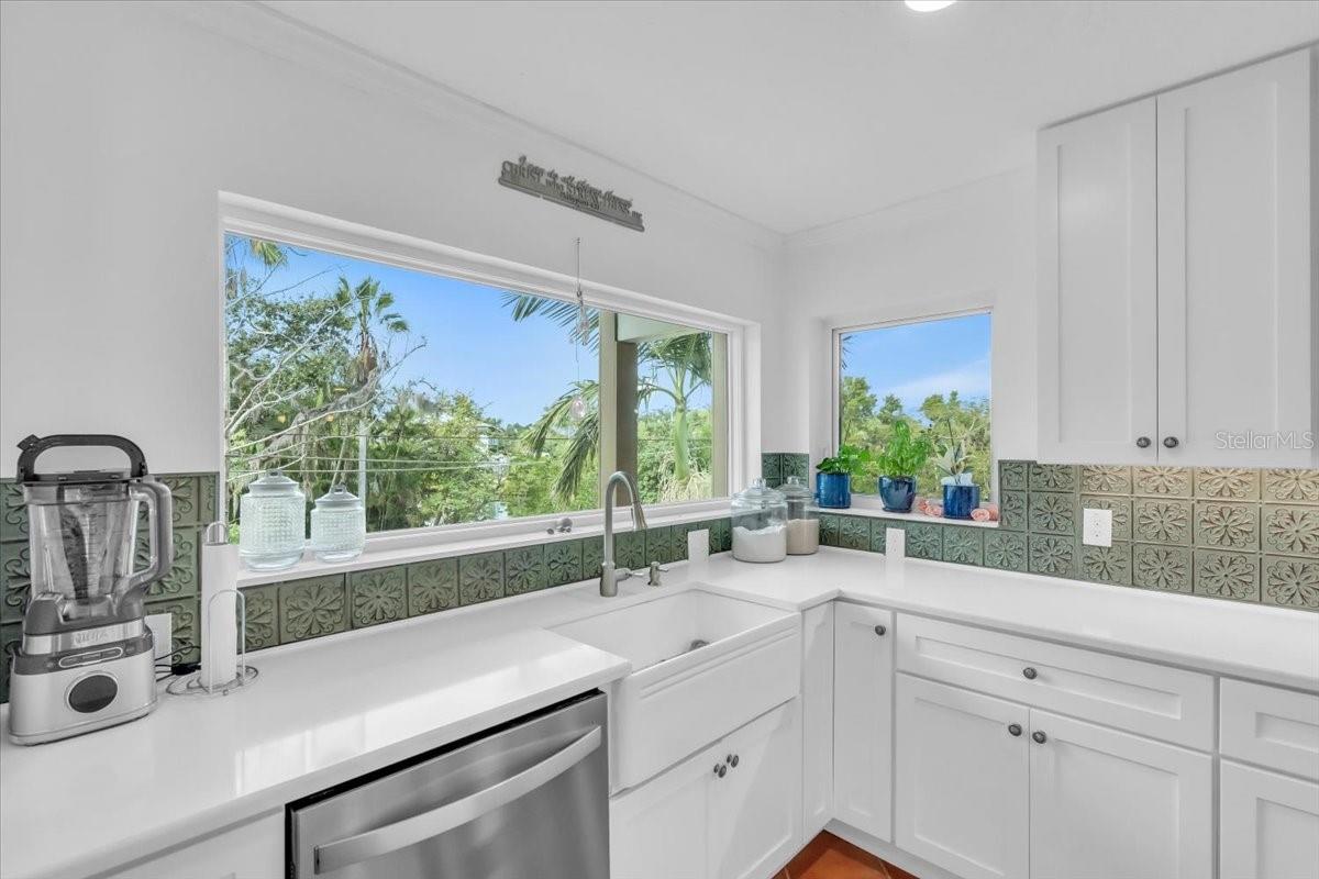 Image 20 of 90 For 1015 Bayshore Drive