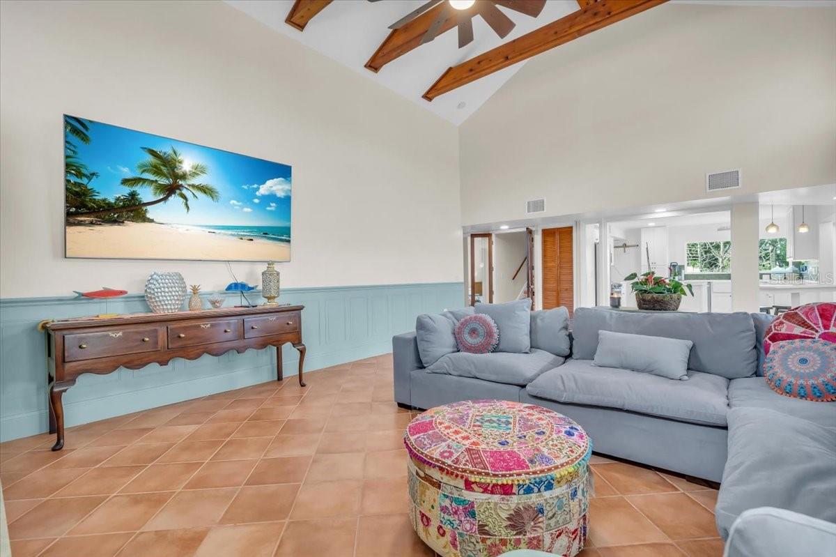 Image 23 of 90 For 1015 Bayshore Drive