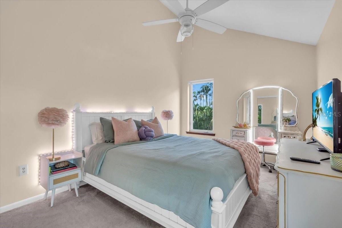 Image 25 of 90 For 1015 Bayshore Drive