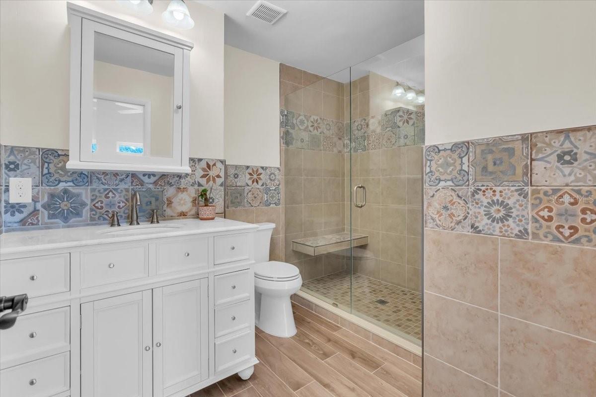 Image 33 of 90 For 1015 Bayshore Drive