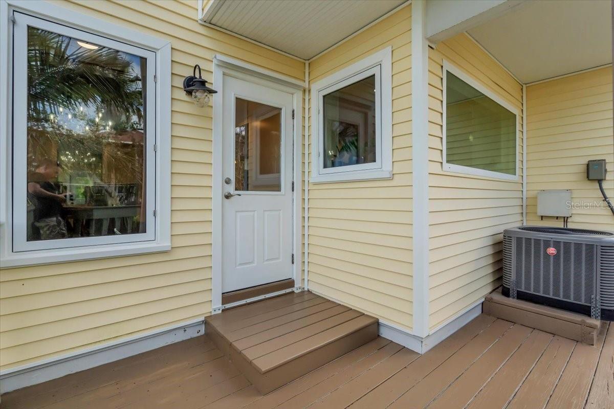 Image 41 of 90 For 1015 Bayshore Drive