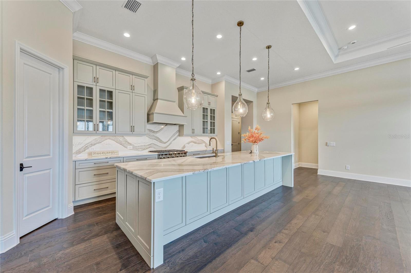 Image 16 of 77 For 6221 Isla Del Ray Avenue