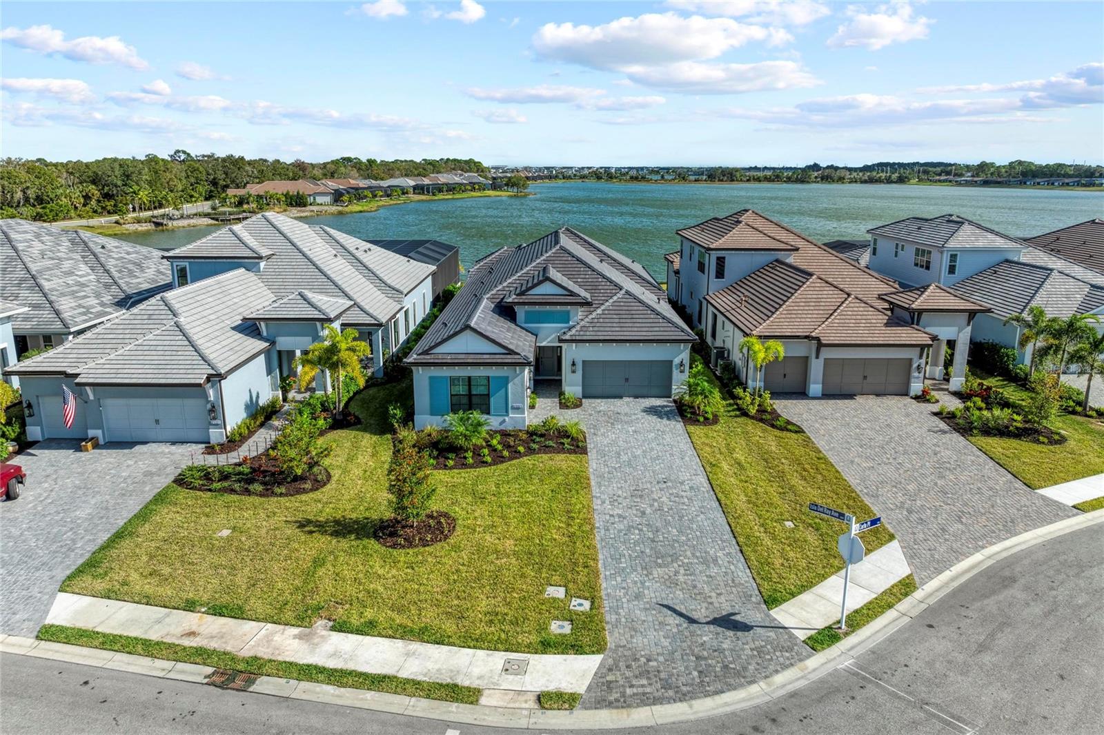 Image 2 of 77 For 6221 Isla Del Ray Avenue