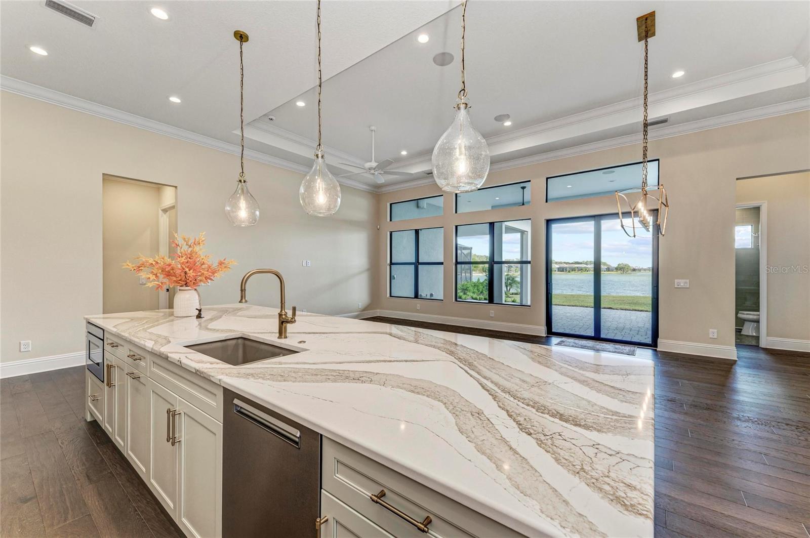 Image 21 of 77 For 6221 Isla Del Ray Avenue