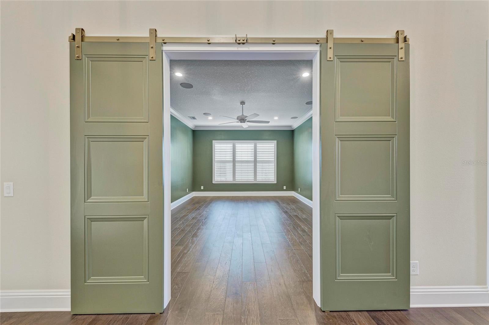 Image 52 of 77 For 6221 Isla Del Ray Avenue