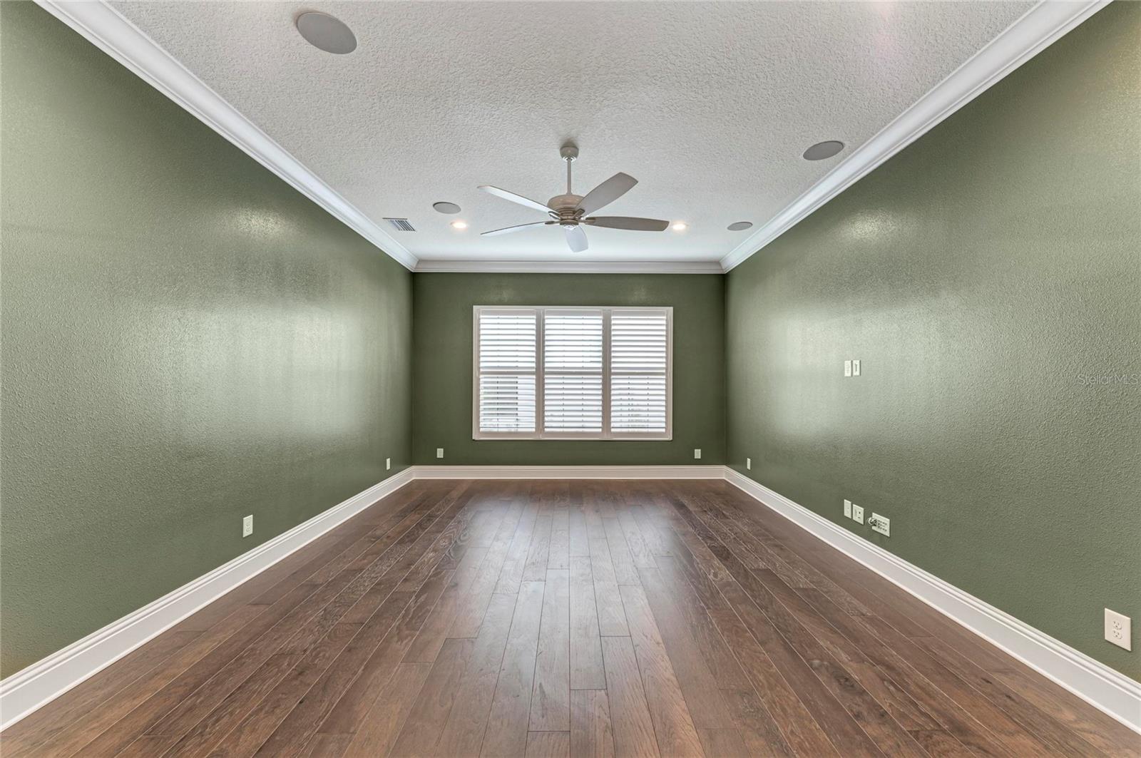 Image 54 of 77 For 6221 Isla Del Ray Avenue