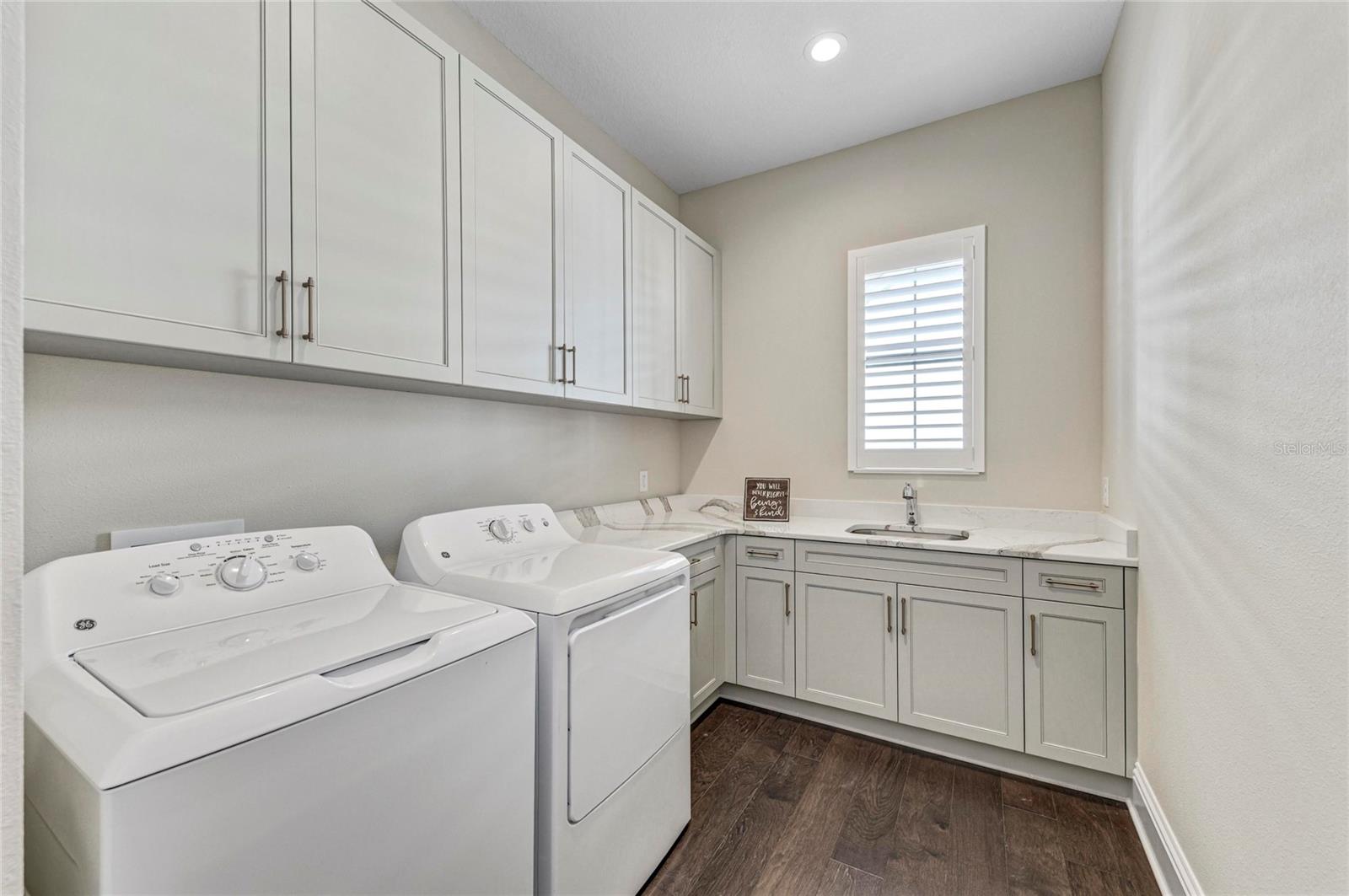 Image 57 of 77 For 6221 Isla Del Ray Avenue