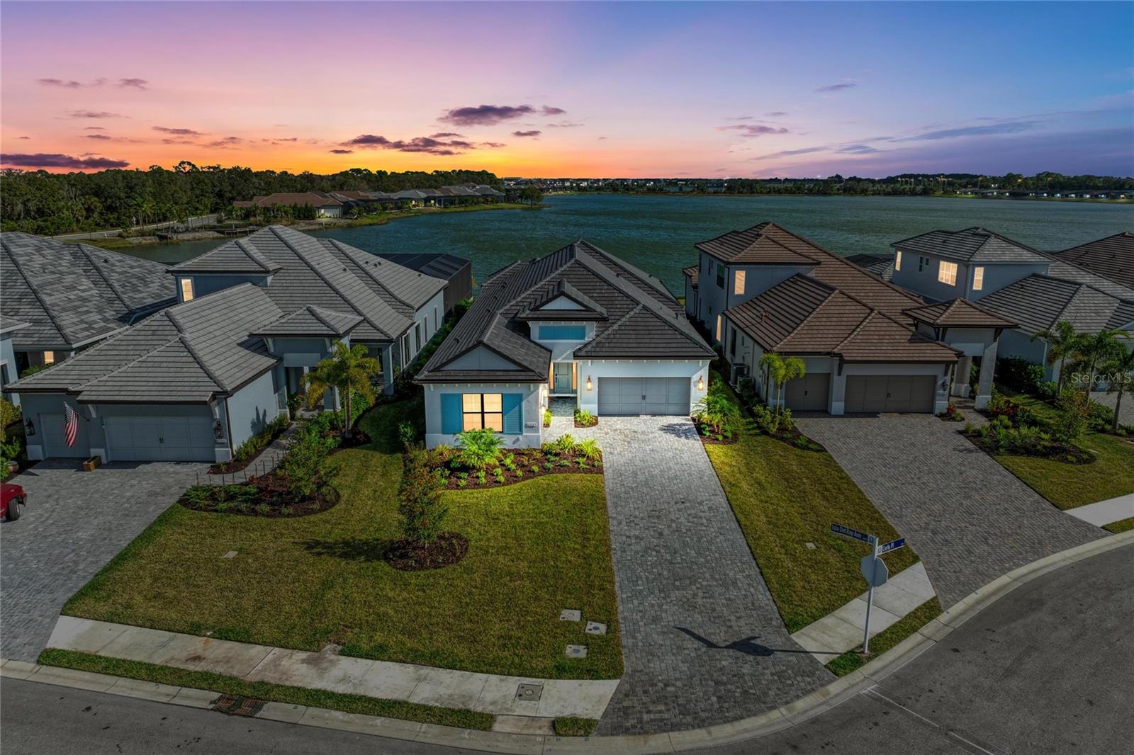 Image 6 of 77 For 6221 Isla Del Ray Avenue