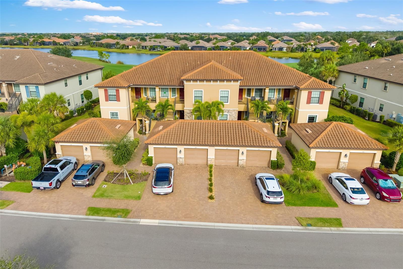 Image 66 of 77 For 13725 Messina Loop 104