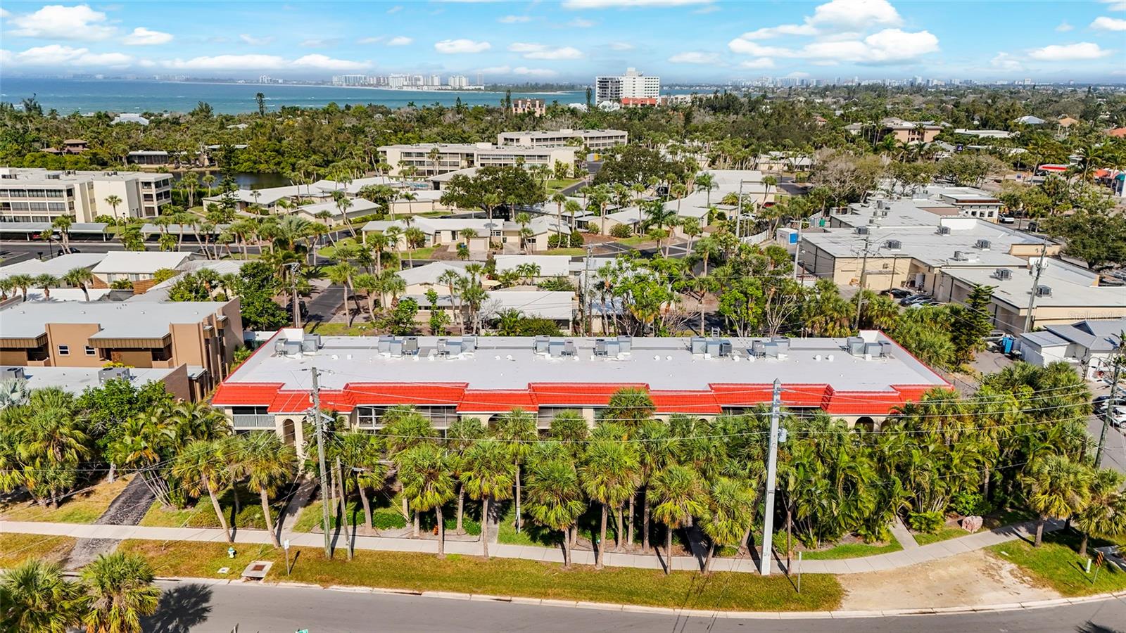 Image 13 of 54 For 137 Avenida Messina 2