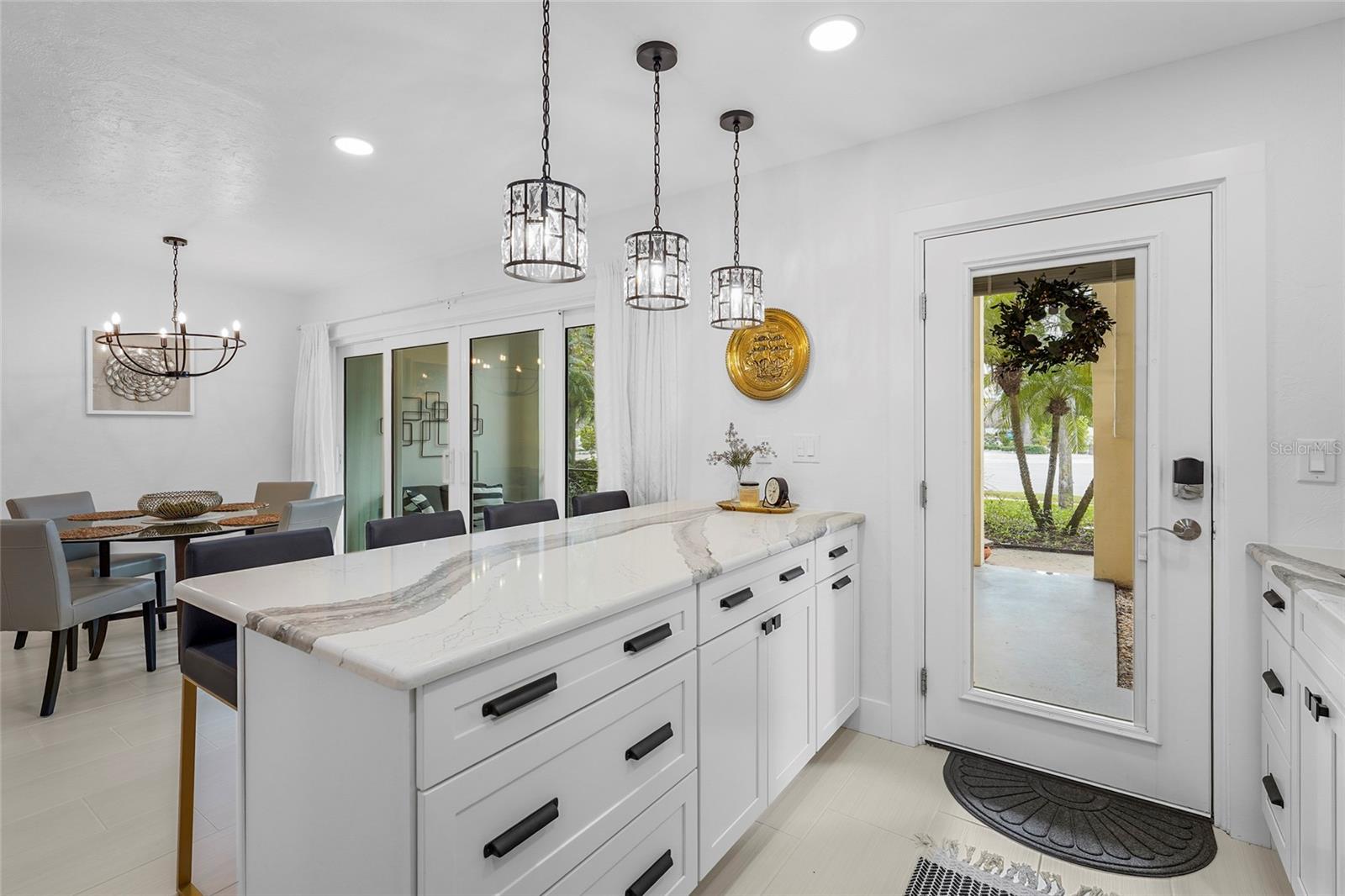 Image 18 of 54 For 137 Avenida Messina 2