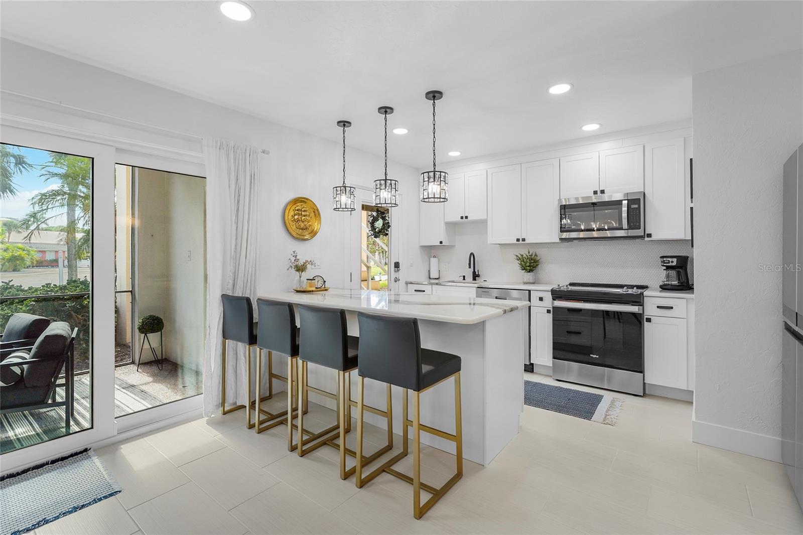 Image 3 of 54 For 137 Avenida Messina 2