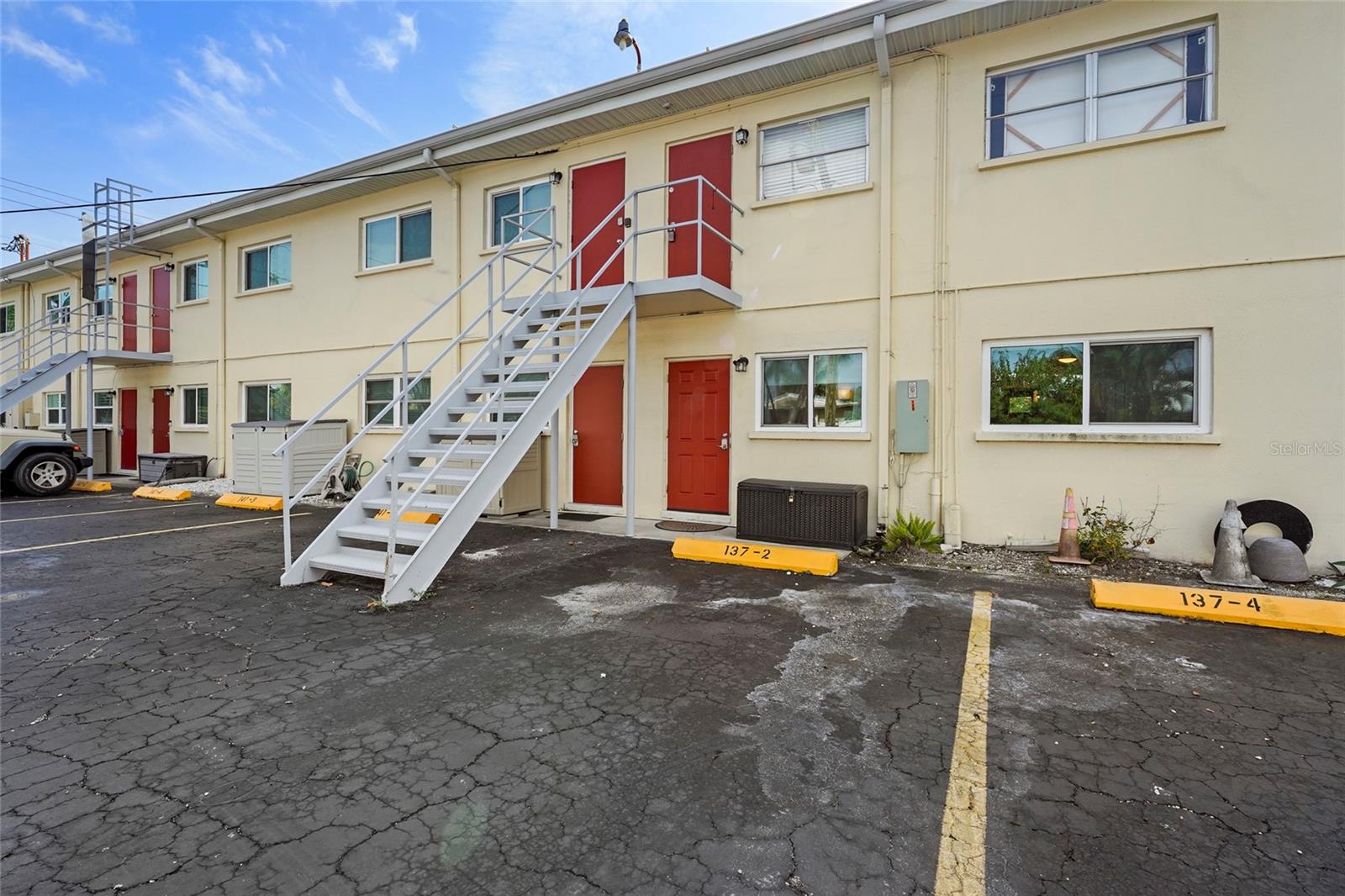 Image 37 of 54 For 137 Avenida Messina 2