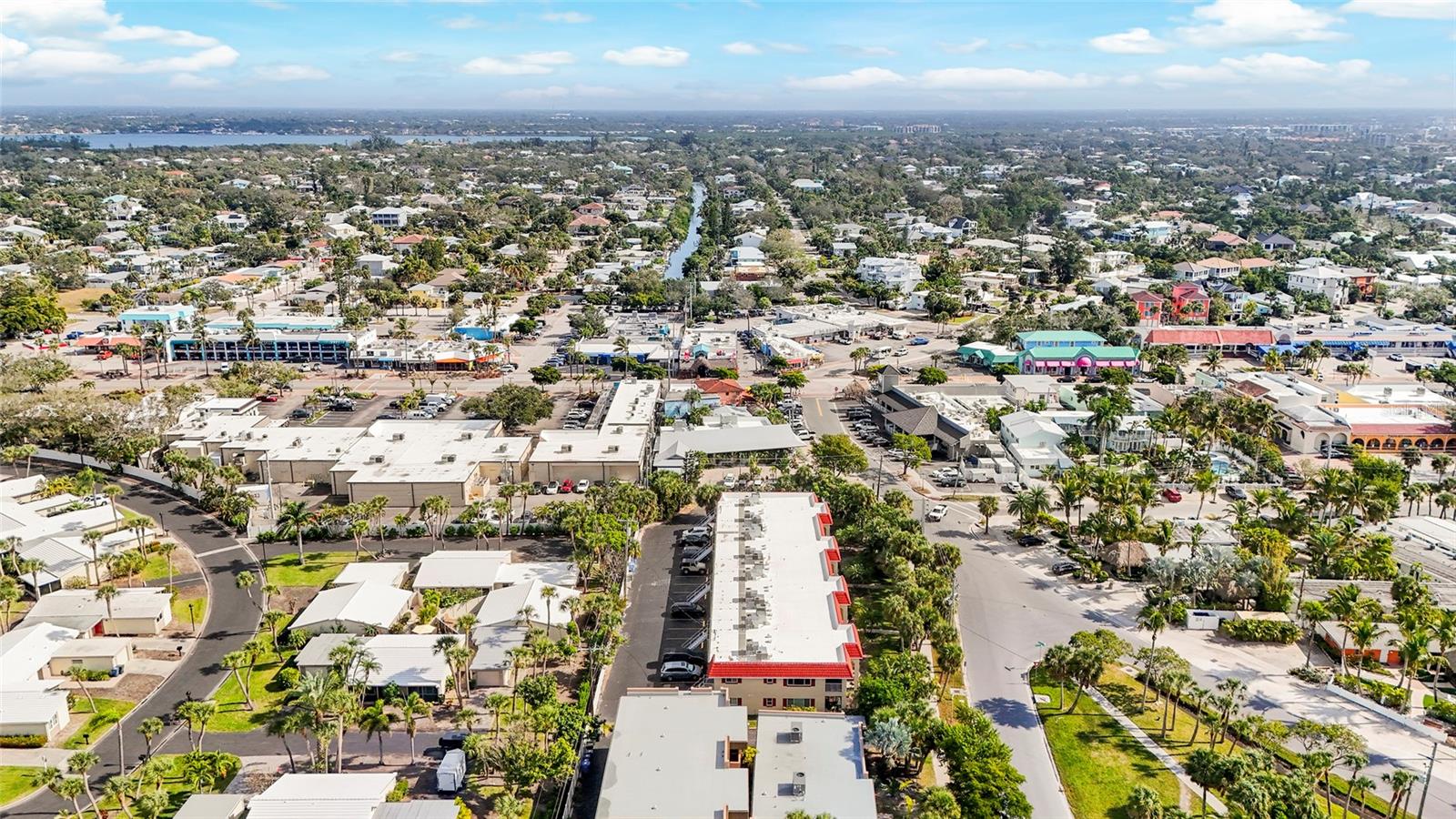 Image 45 of 54 For 137 Avenida Messina 2