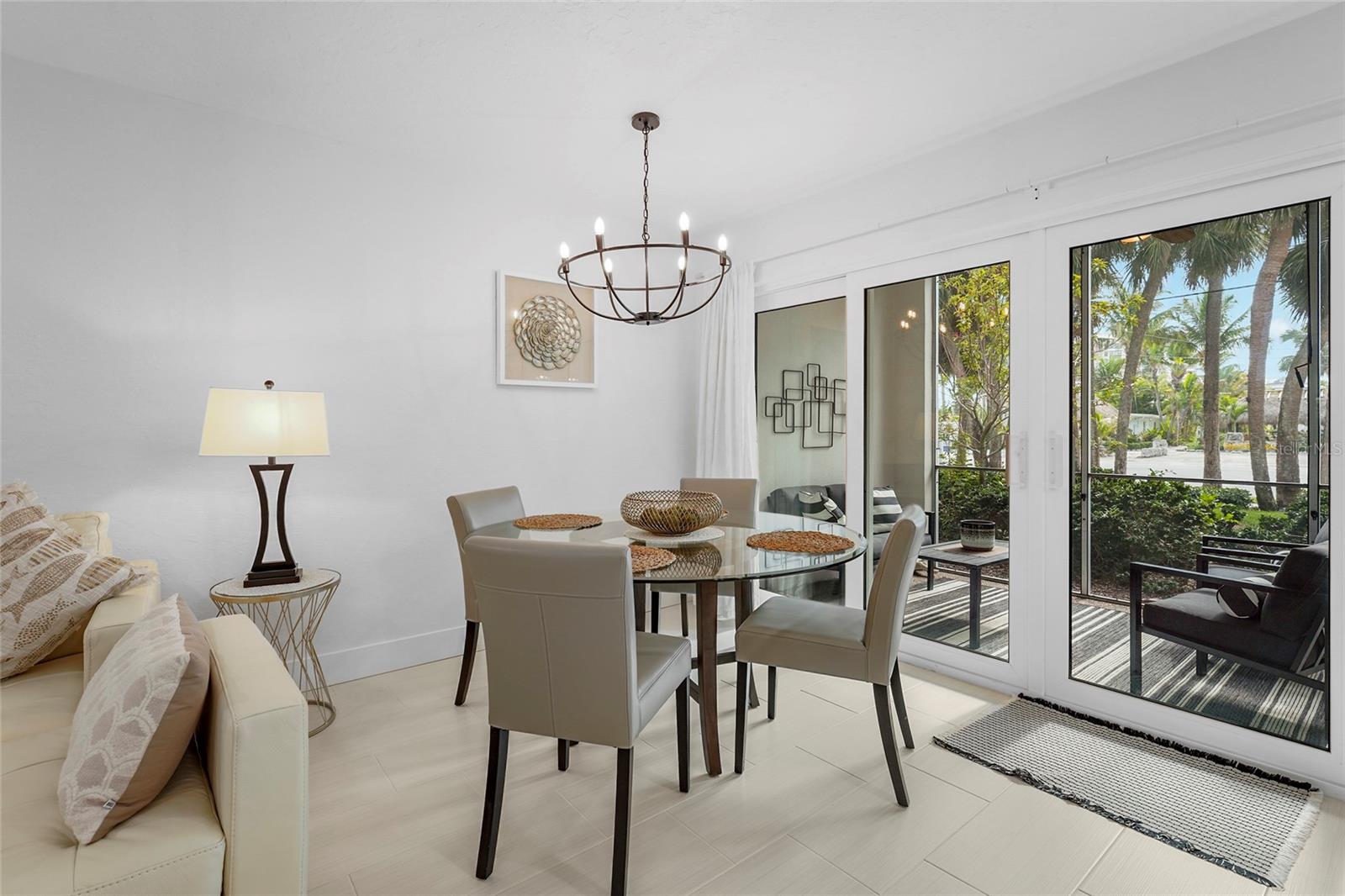 Image 5 of 54 For 137 Avenida Messina 2