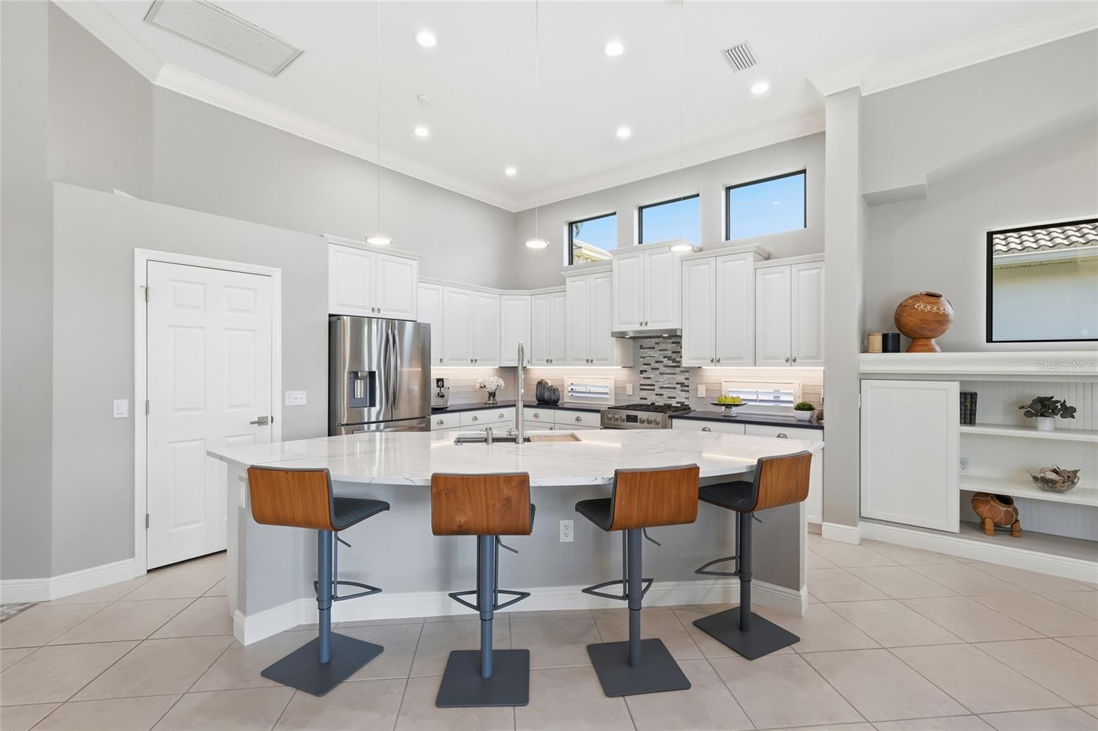 Image 11 of 56 For 7060 Whitemarsh Circle