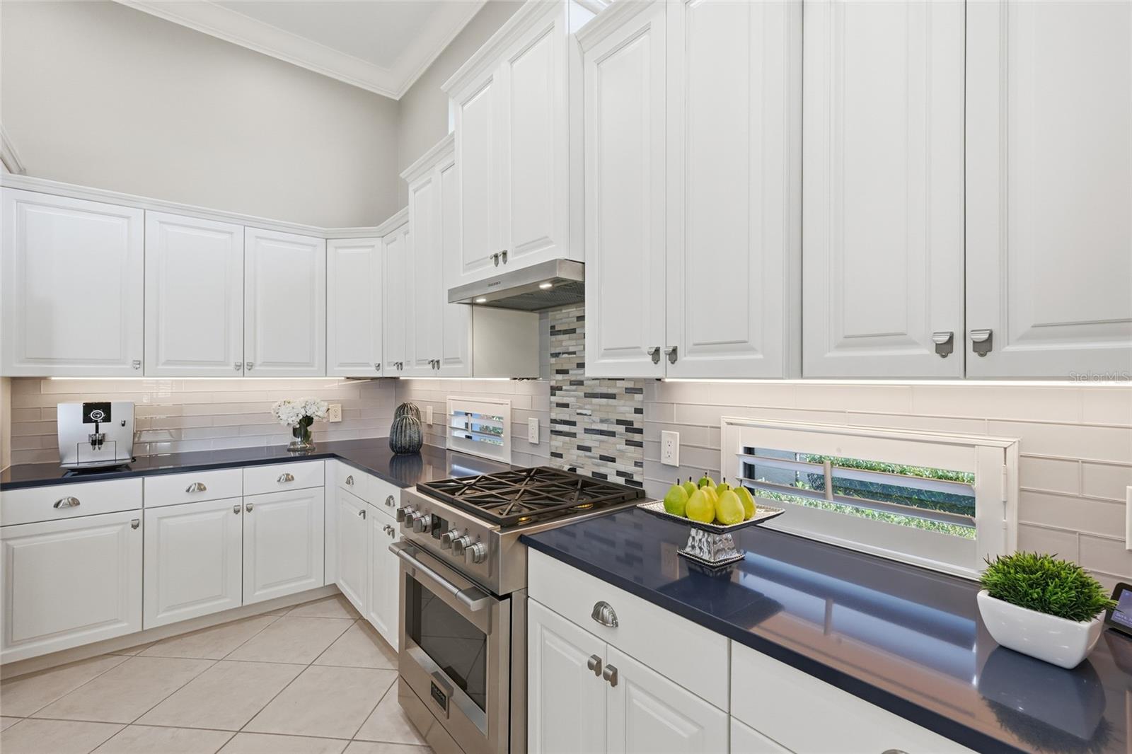 Image 12 of 56 For 7060 Whitemarsh Circle