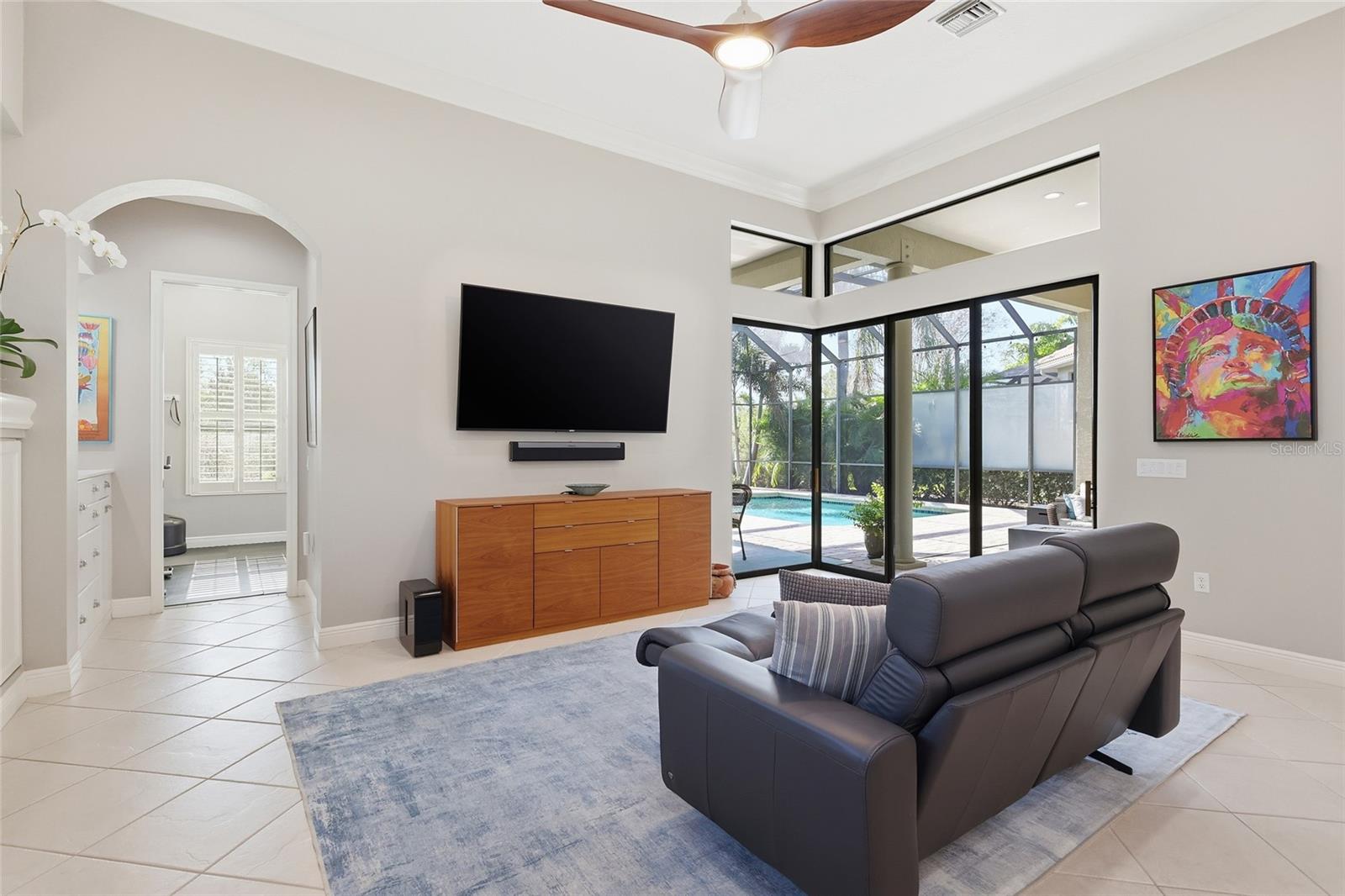 Image 15 of 56 For 7060 Whitemarsh Circle