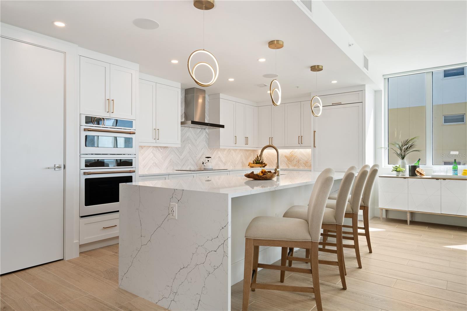 Image 11 of 47 For 1035 Seaside Drive 501