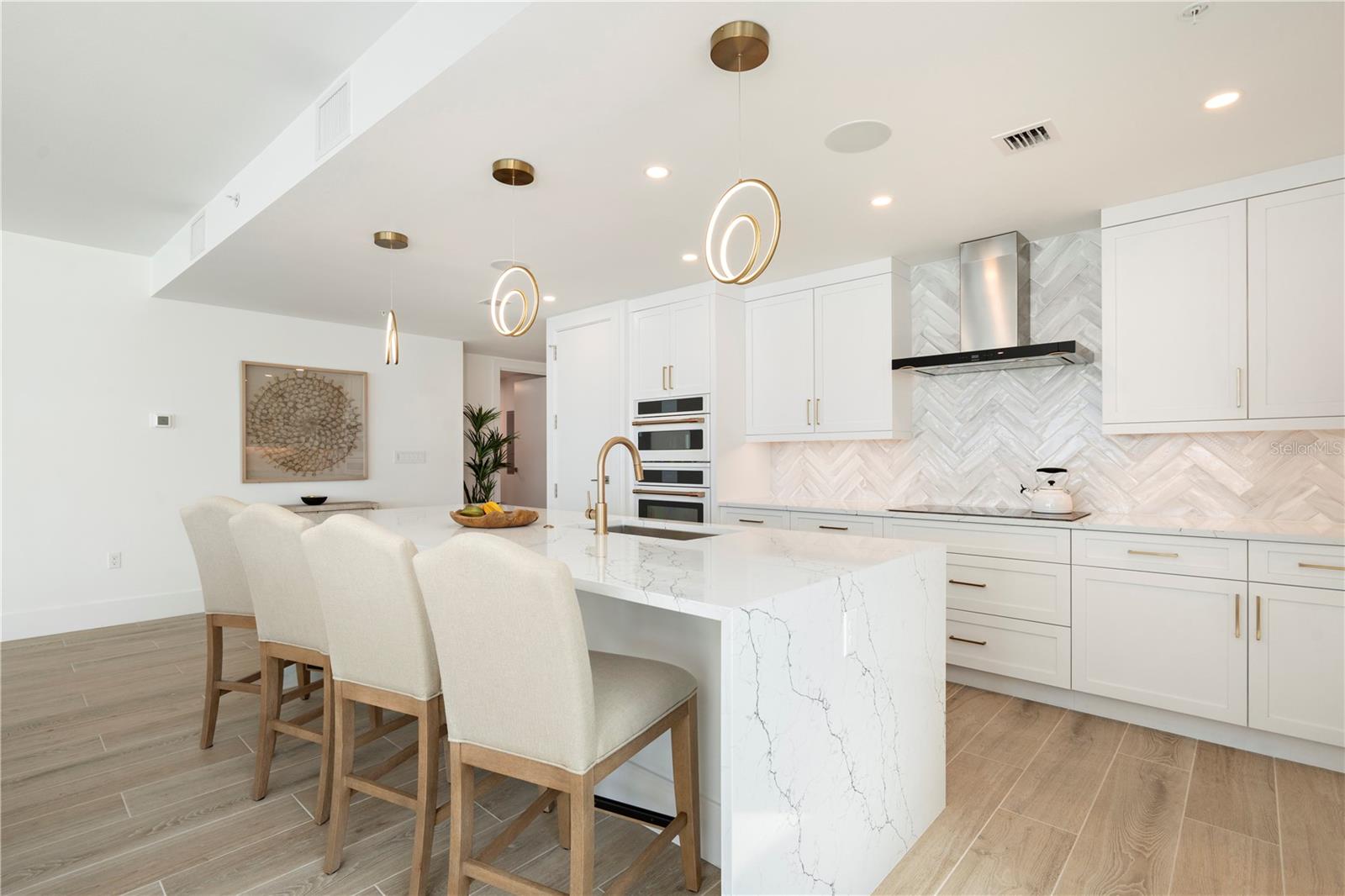 Image 12 of 47 For 1035 Seaside Drive 501