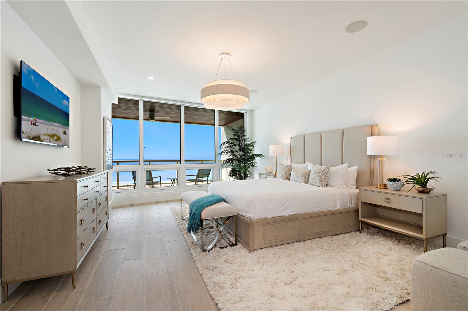 Image 18 of 47 For 1035 Seaside Drive 501