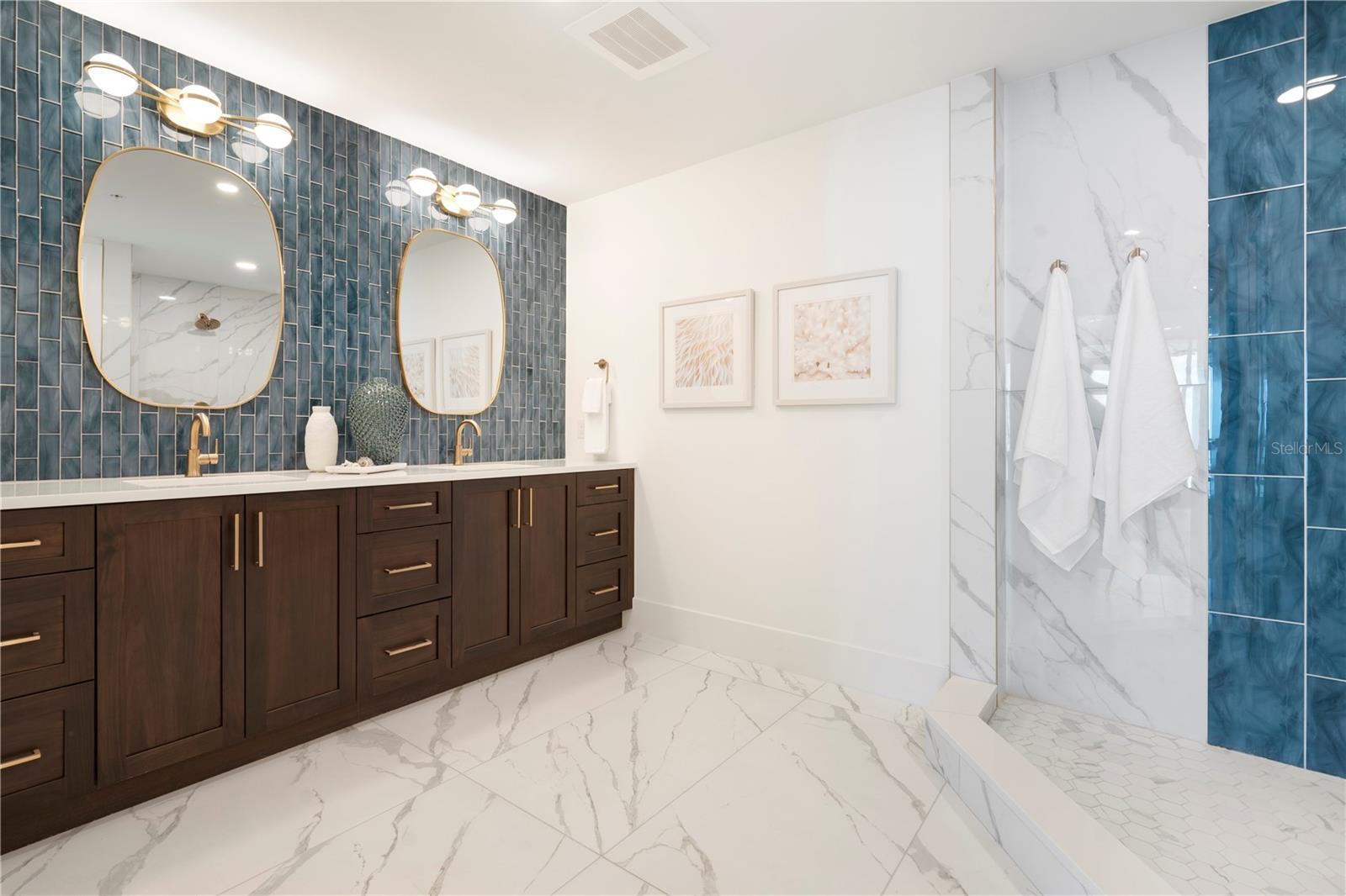 Image 21 of 47 For 1035 Seaside Drive 501