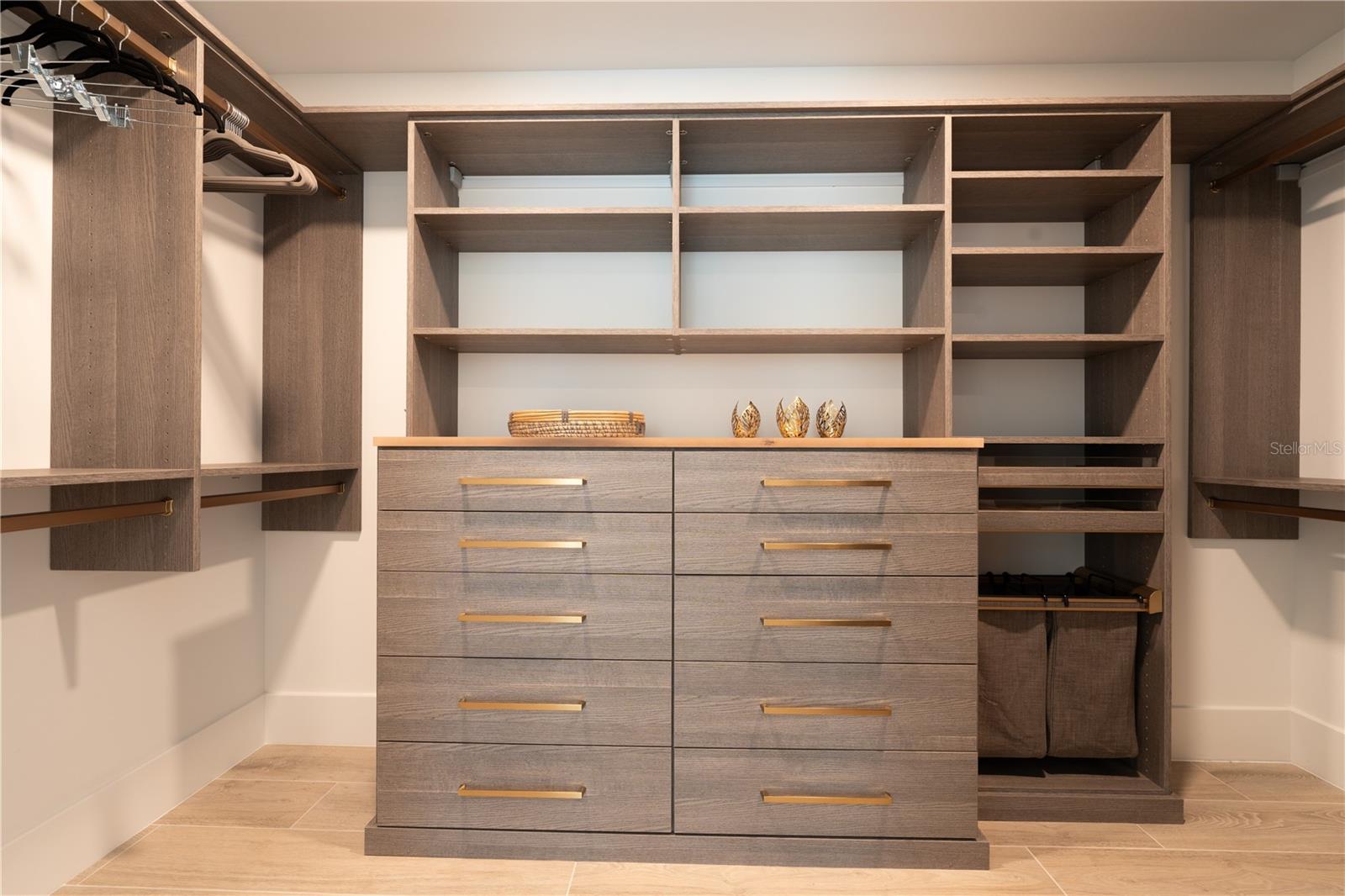 Image 23 of 47 For 1035 Seaside Drive 501