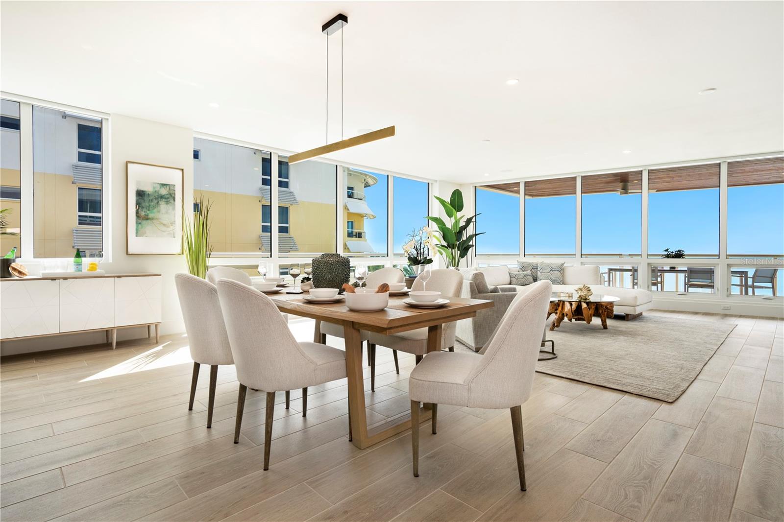 Image 5 of 47 For 1035 Seaside Drive 501