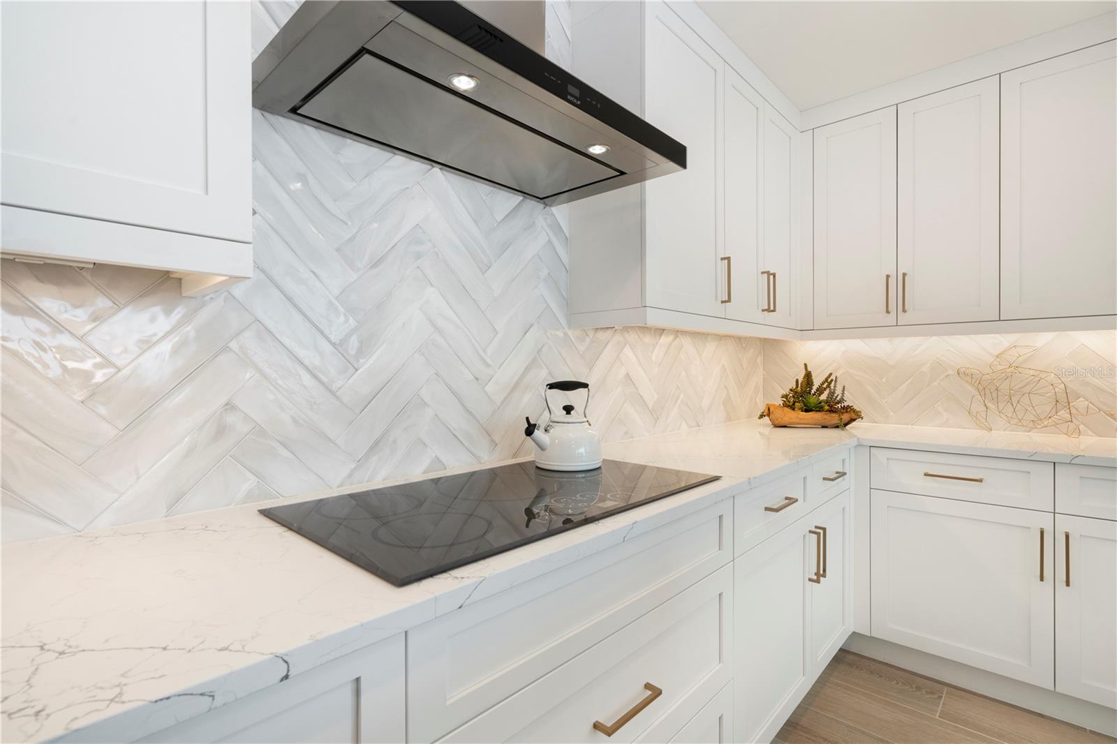 Image 8 of 47 For 1035 Seaside Drive 501