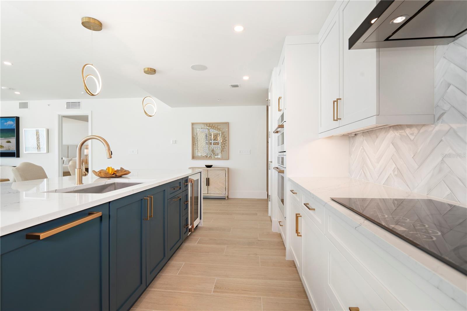 Image 9 of 47 For 1035 Seaside Drive 501