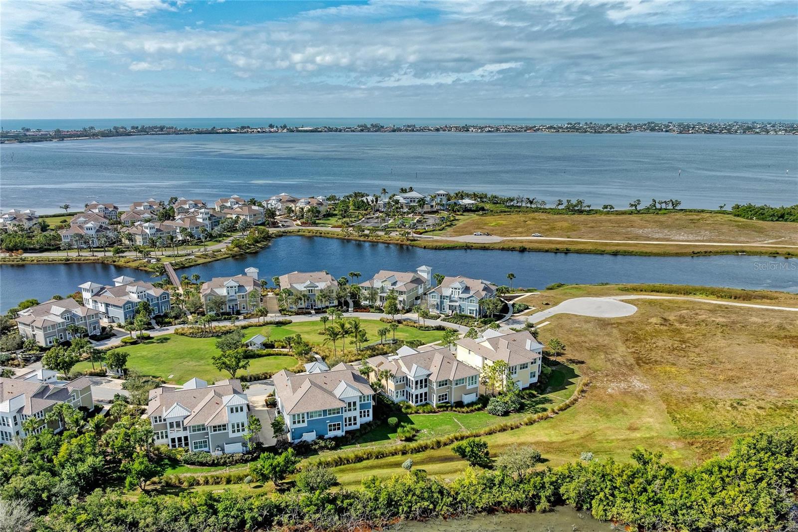 Image 62 of 100 For 229 Sapphire Lake 101