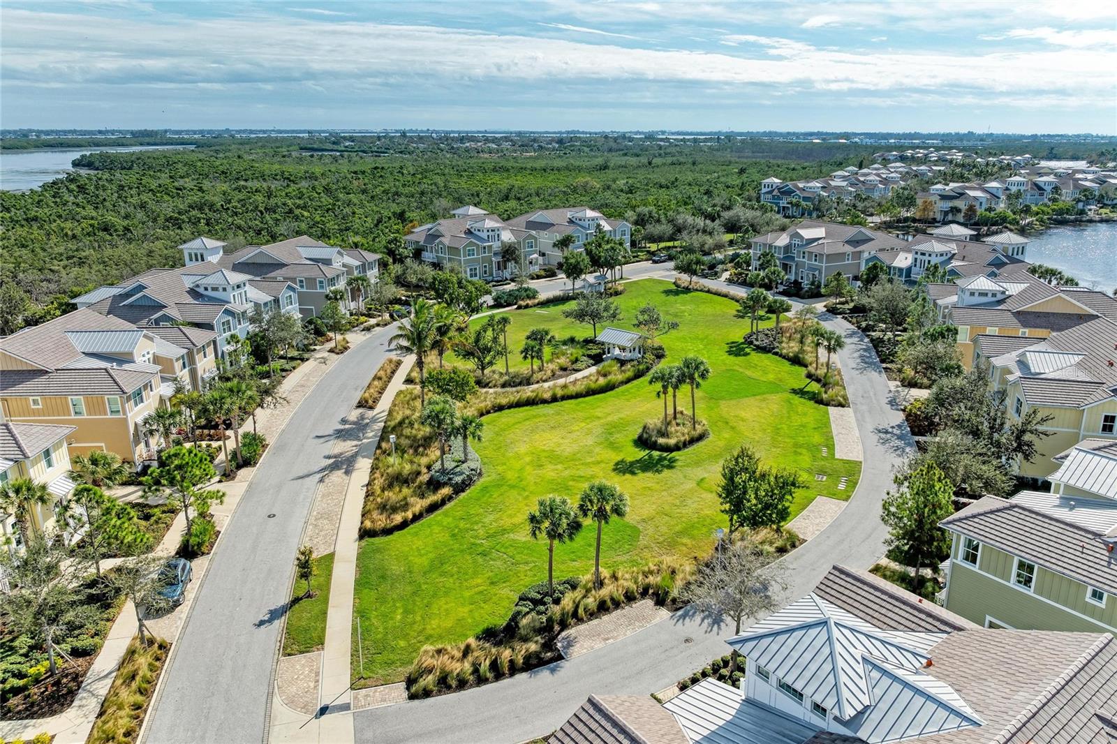 Image 63 of 100 For 229 Sapphire Lake 101