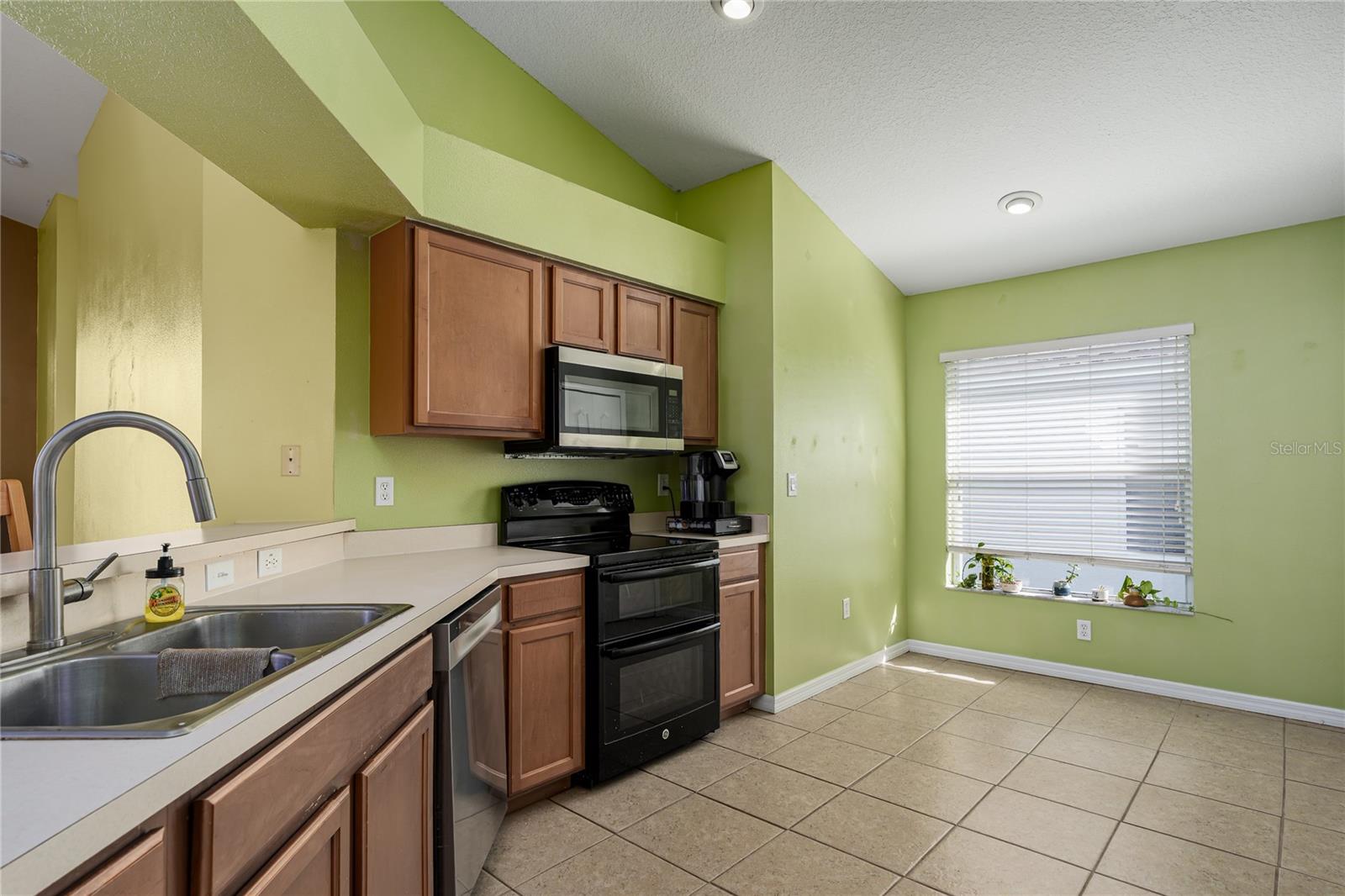 Listing photo id 18 for 2252 Colville Chase Drive