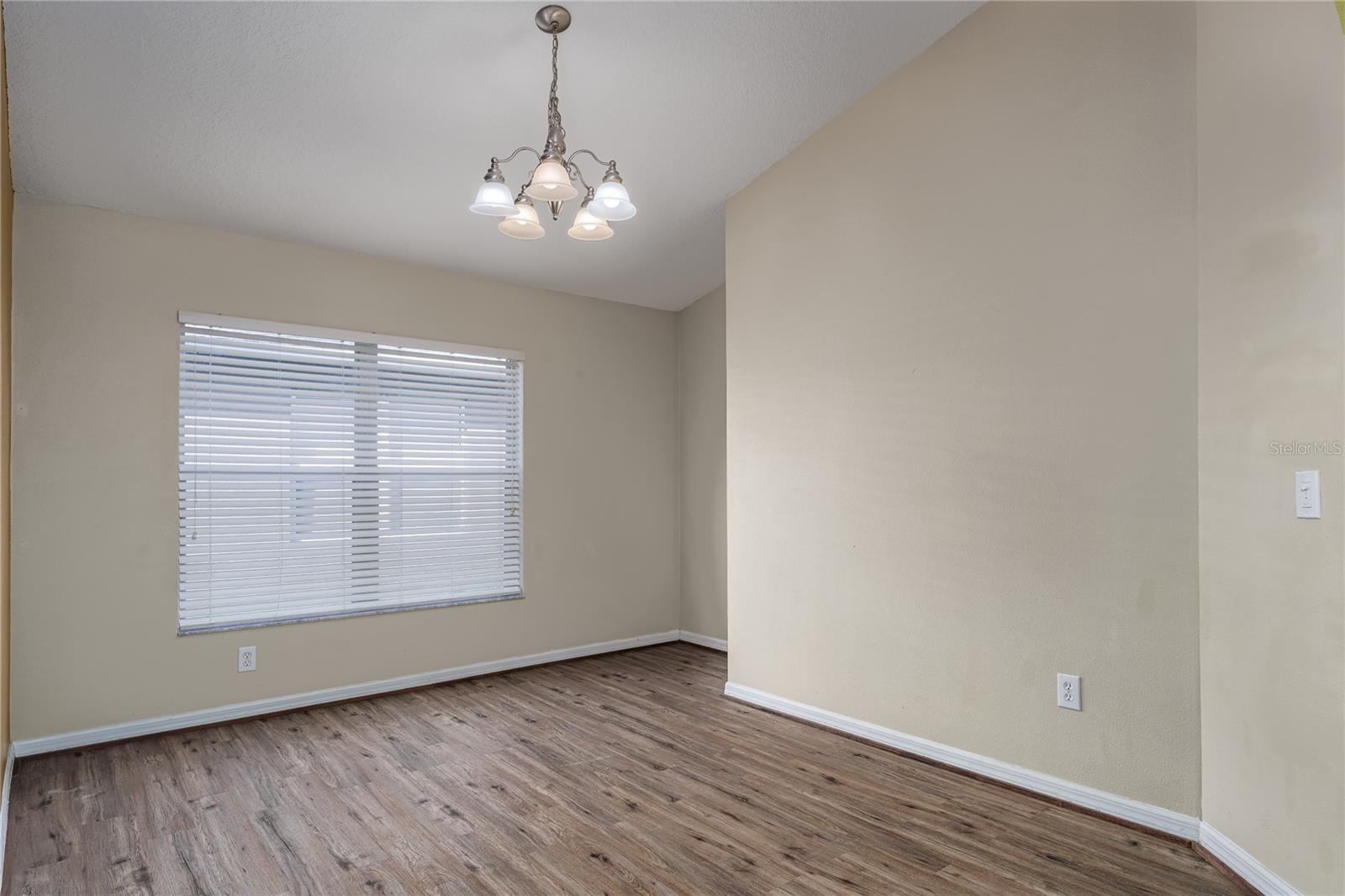 Listing photo id 21 for 2252 Colville Chase Drive